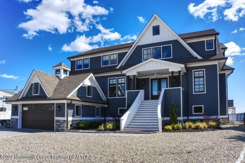 11 Bay Breeze Dr, Toms River, NJ 08753-2452