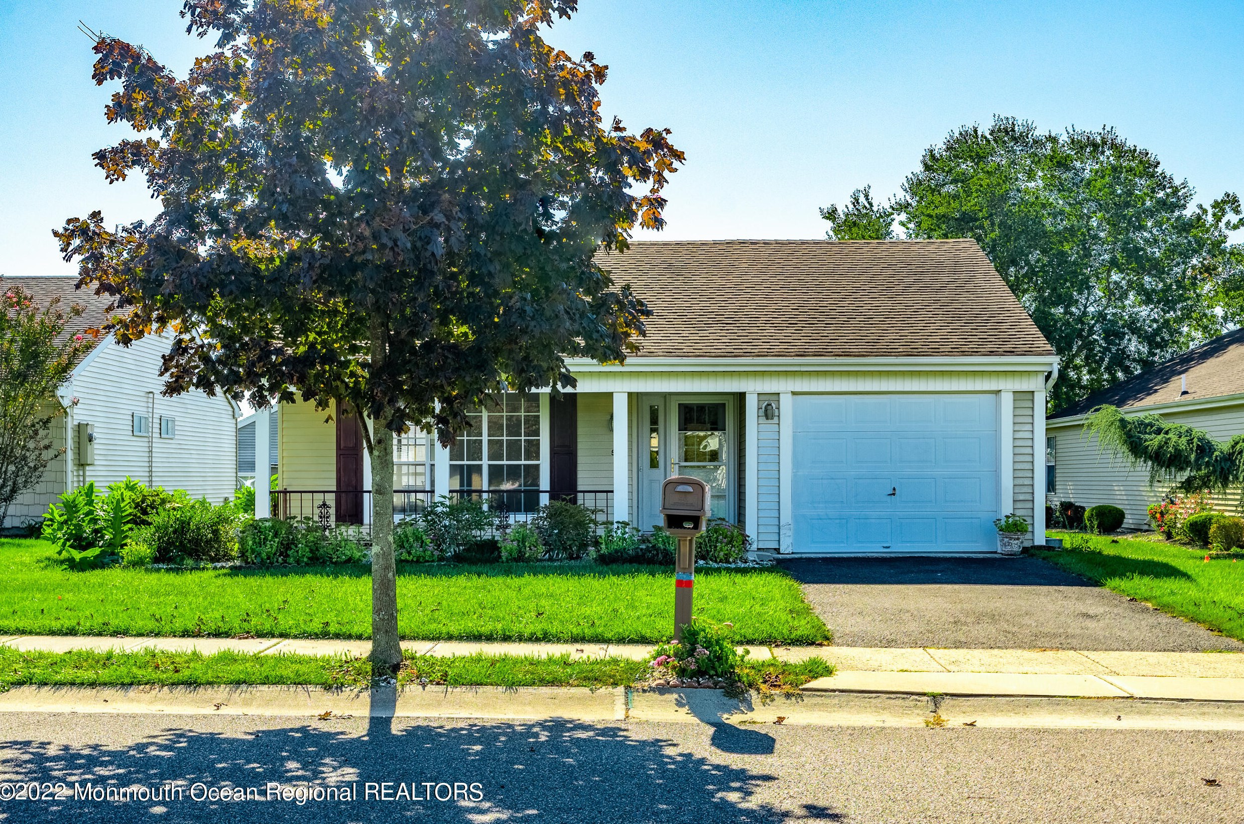 58 Mansfield Ave, Lakehurst, NJ 08759