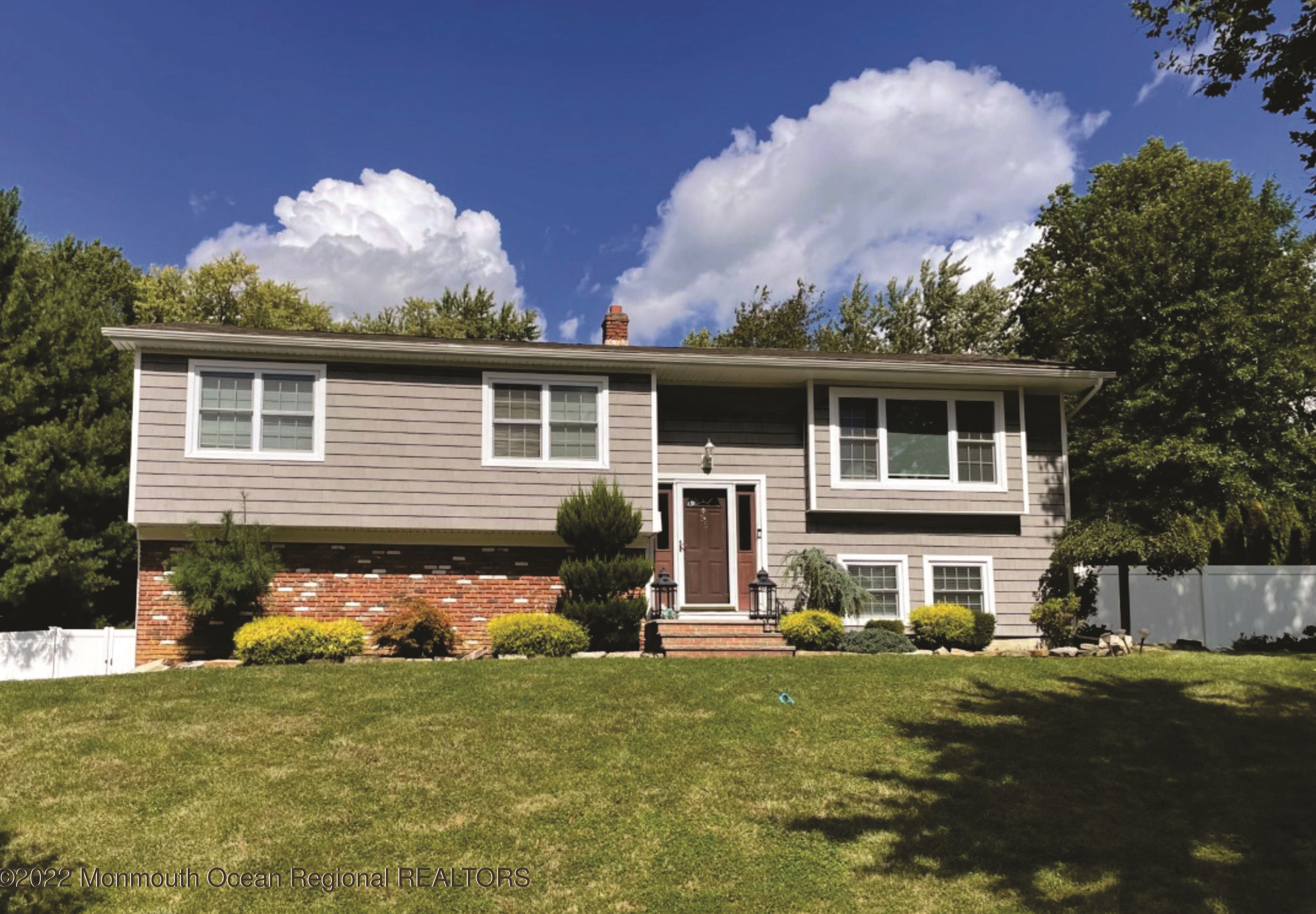 35 Ned Dr, Matawan, NJ 07747-2718