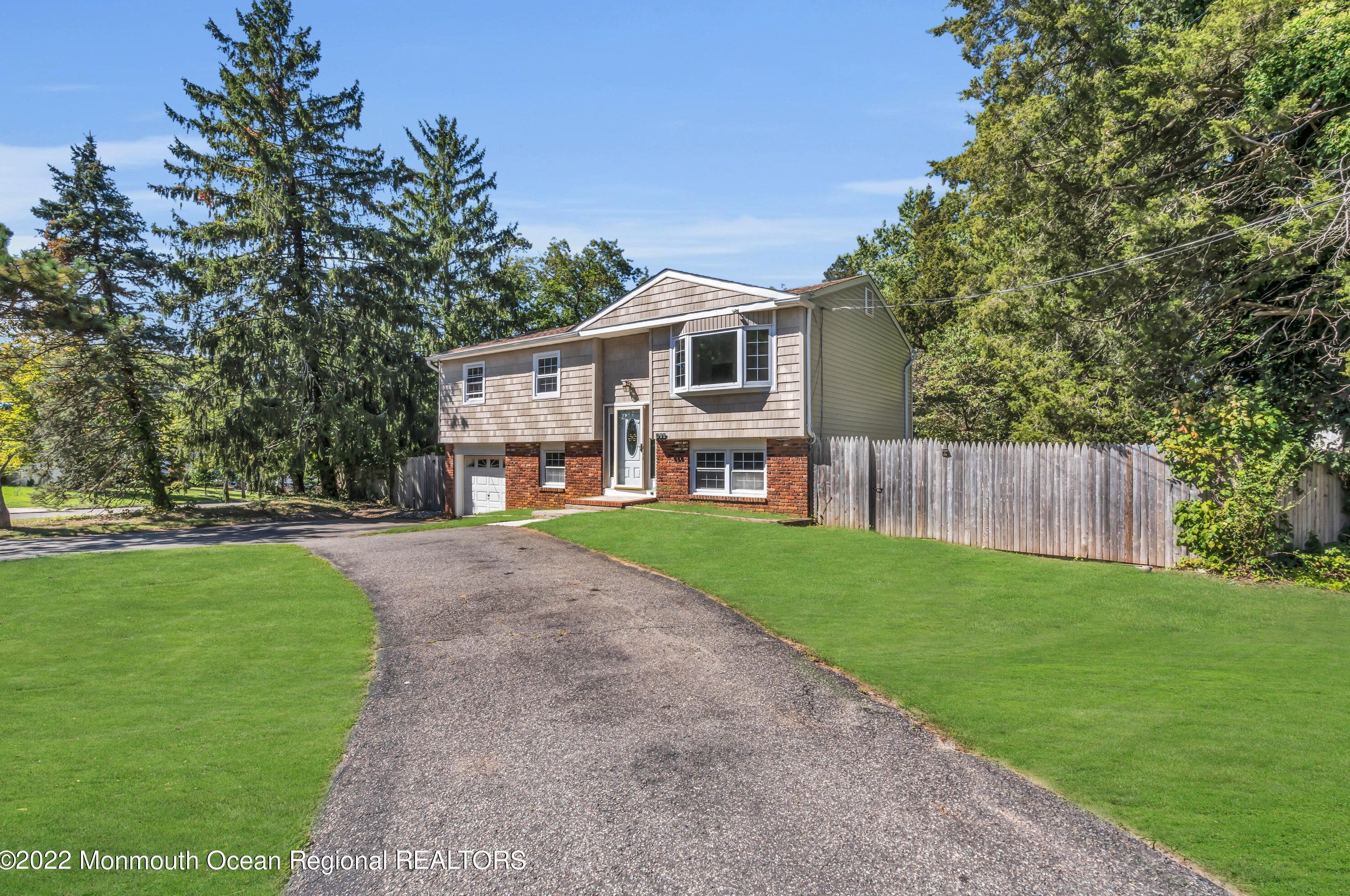 206 Hilltop Rd, Toms River, NJ 08753