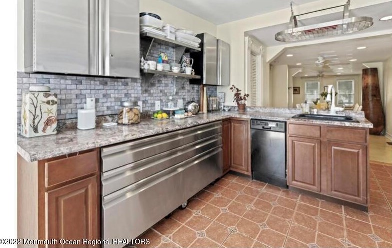 111 7 Ave, Belmar NJ  07719-2205 exterior