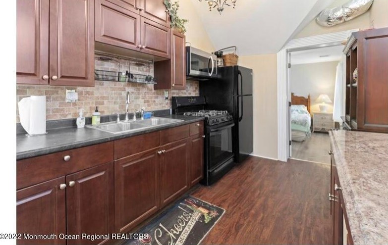 111 7 Ave, Belmar NJ  07719-2205 exterior