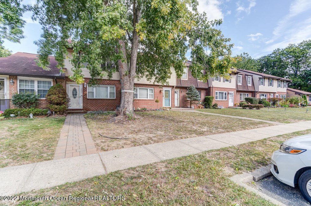 494 Rena Ct, Bricktown, NJ 08724