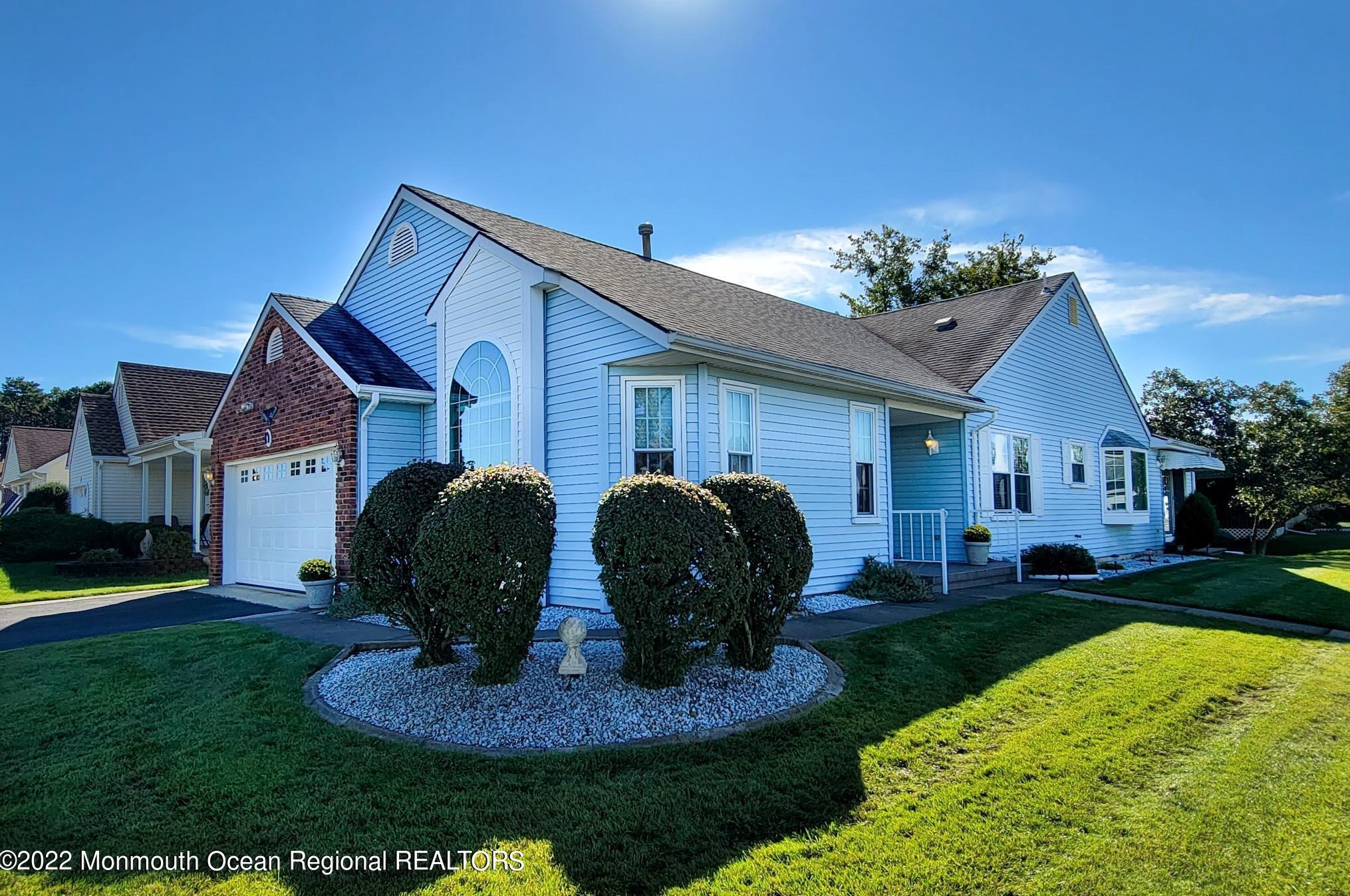 1 Westgate Ct, Toms River, NJ 08757-6546