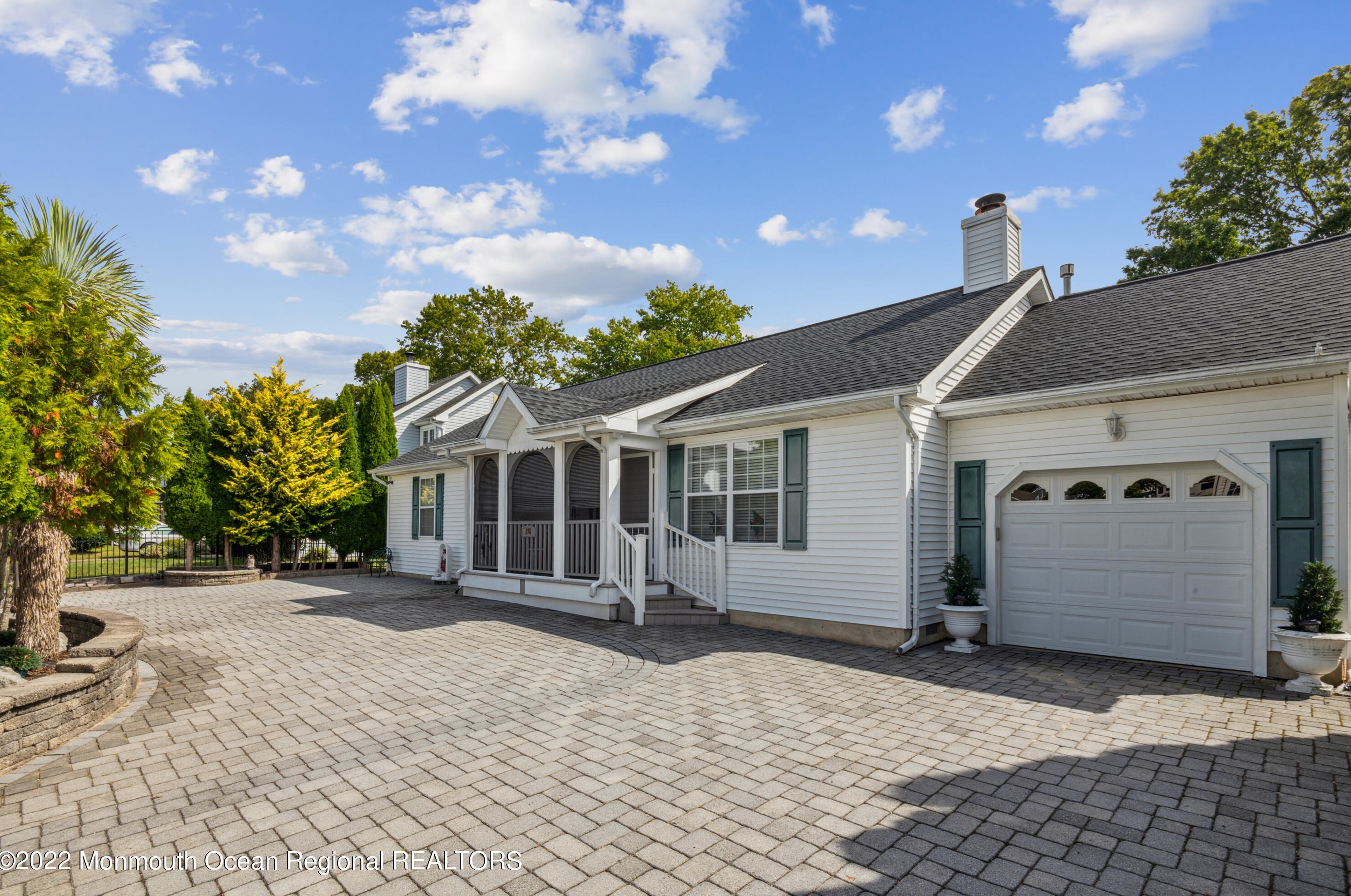 106 Greenwood Lake Rd, Tuckerton, NJ 08087-3704
