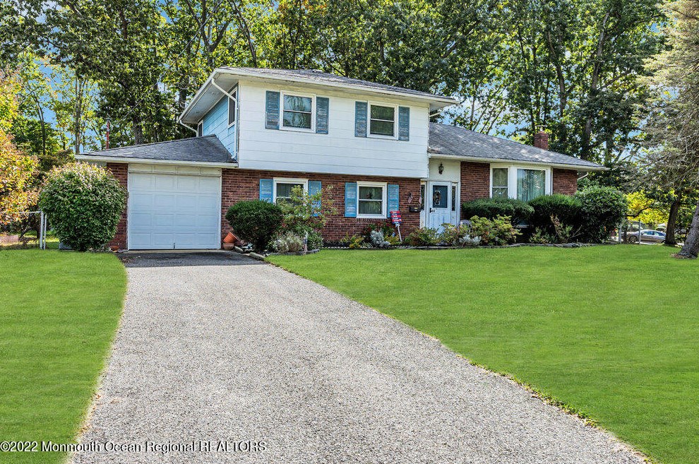 82 Newbury Rd, Wall Township, NJ 07731-2151