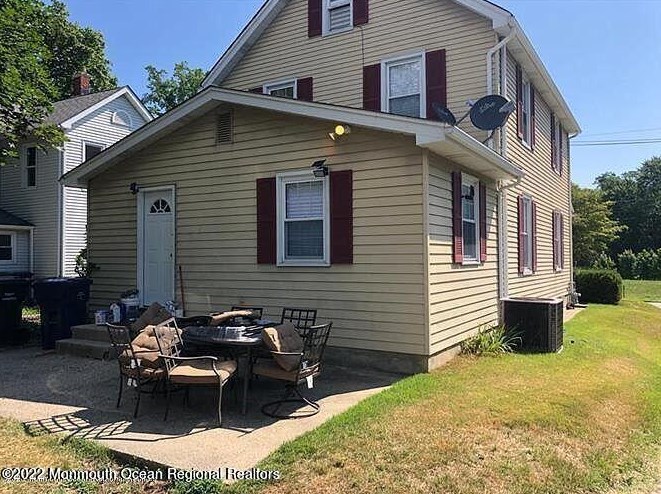 22 Monmouth Rd, Oakhurst, NJ 07755