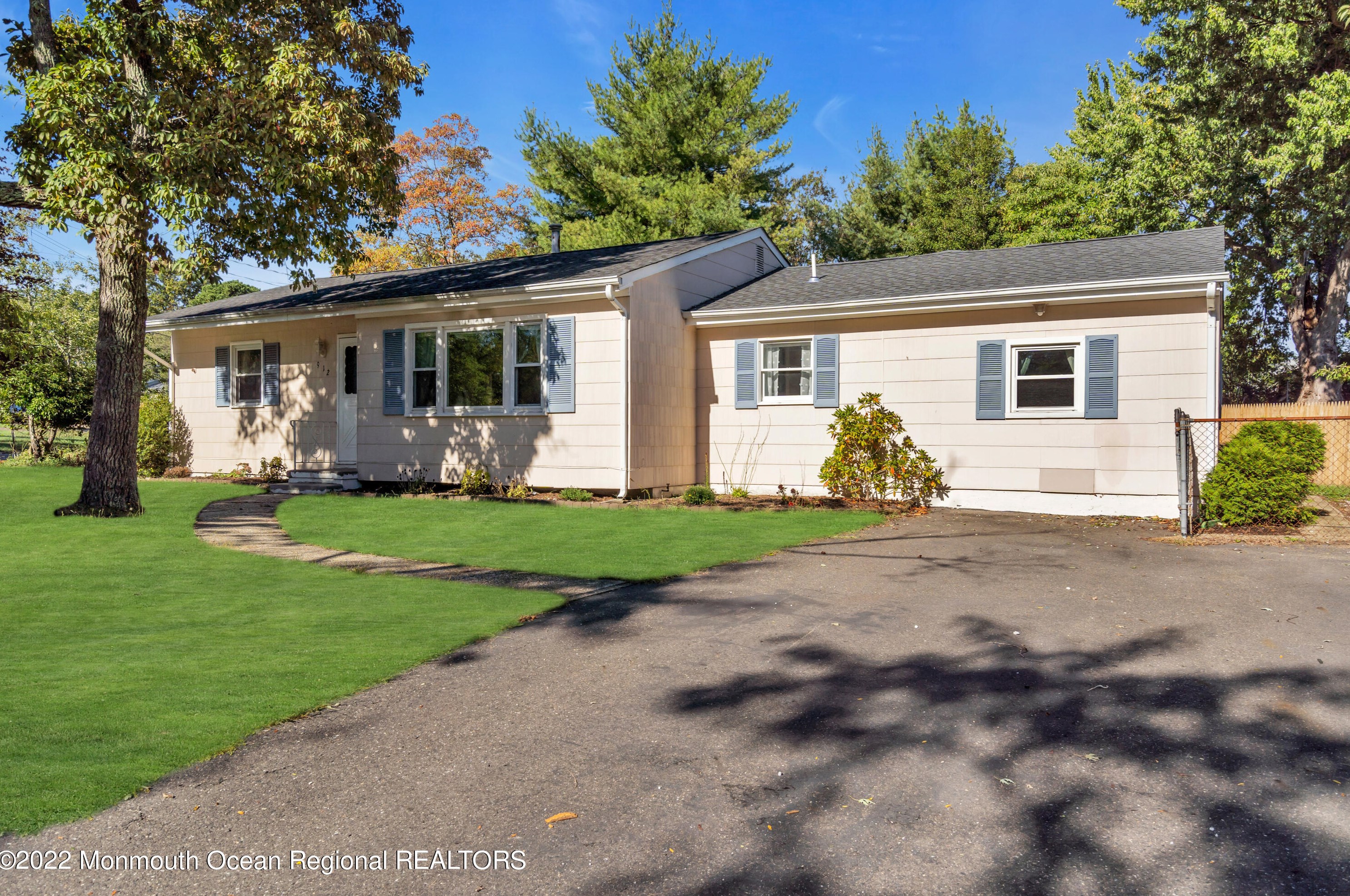 912 Harrison Rd, Toms River, NJ 08753