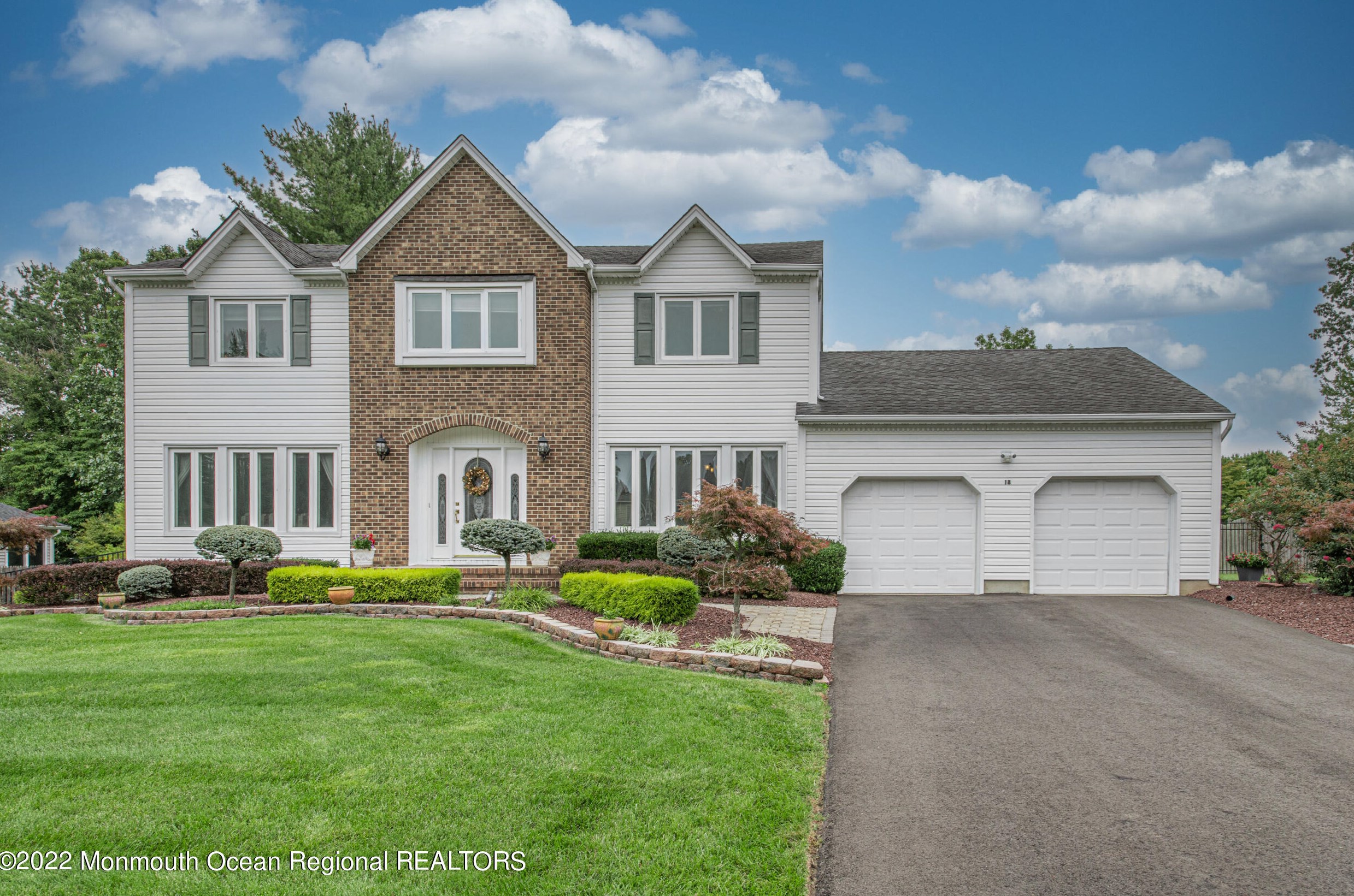 18 Rowena Rd, Millstone Township, NJ 07726-1719