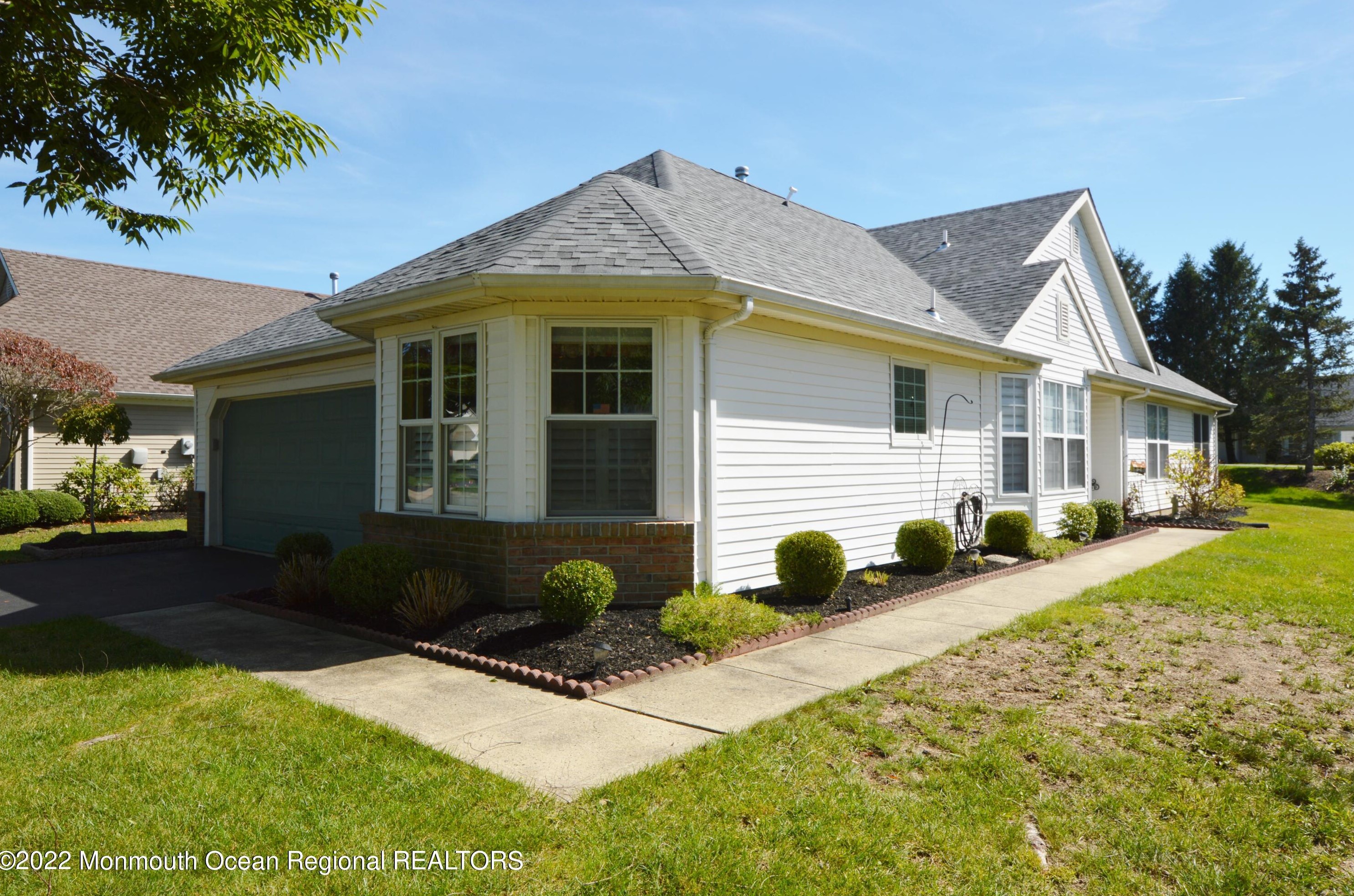 3028 Fieldcrest Ln, Toms River, NJ 08755-2559