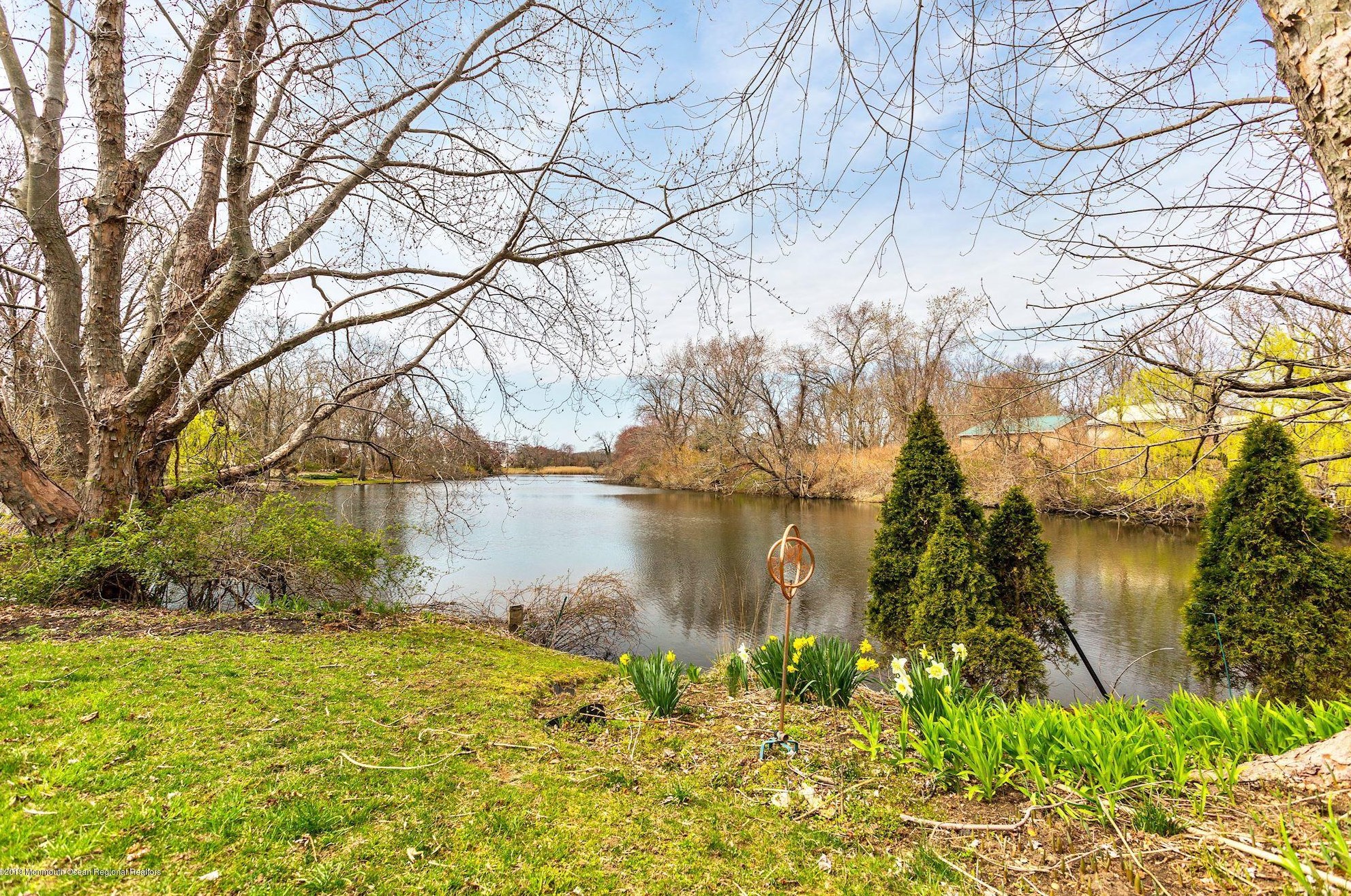 552 Prospect Ave, Wall Township, NJ 07762-1849