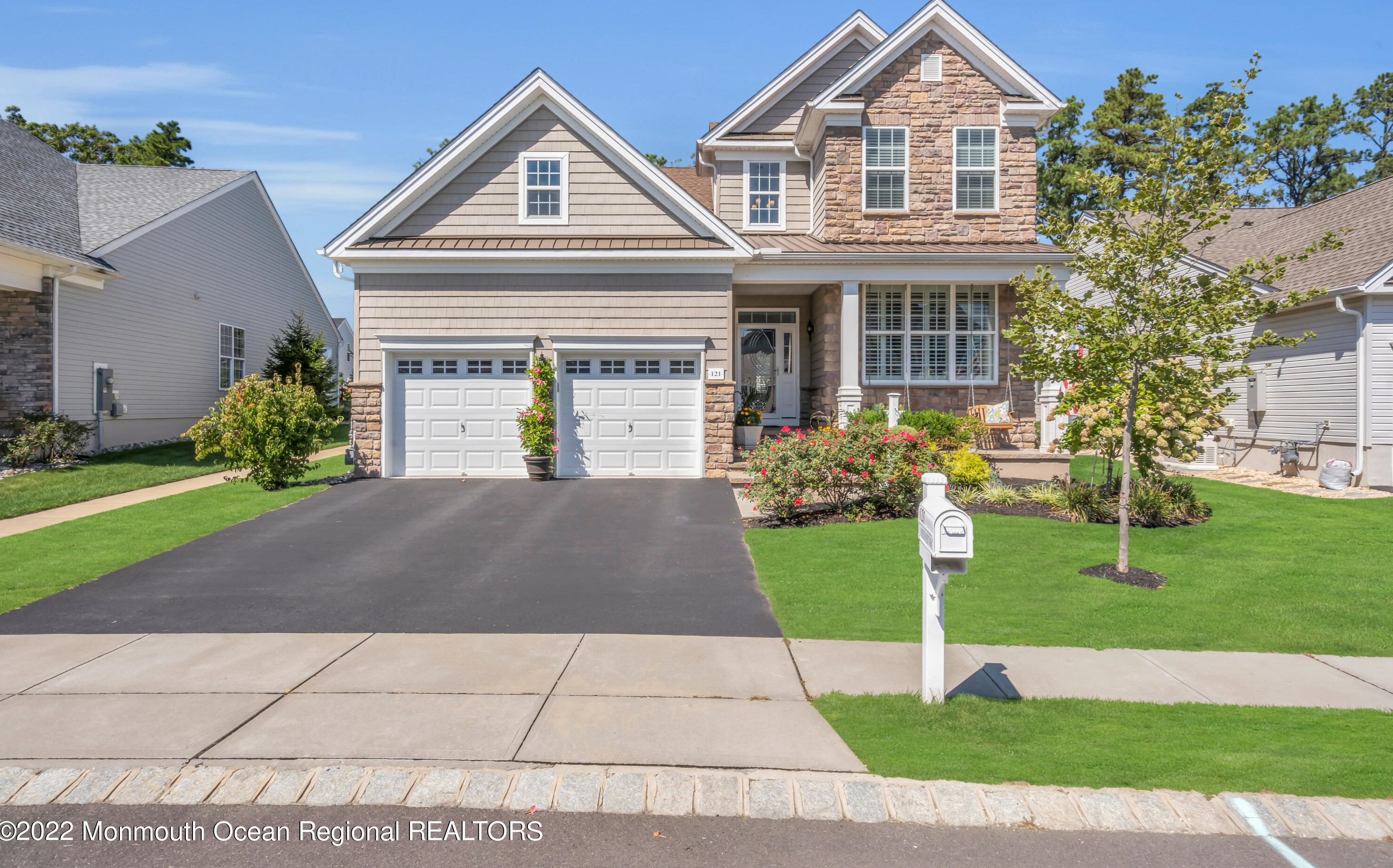 121 Ambermist Wy, Lacey, NJ 08731