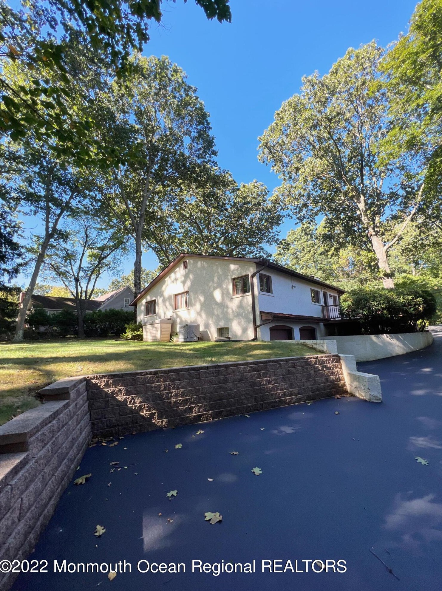 23 Old Phalanx Rd, Lincroft, NJ 07738
