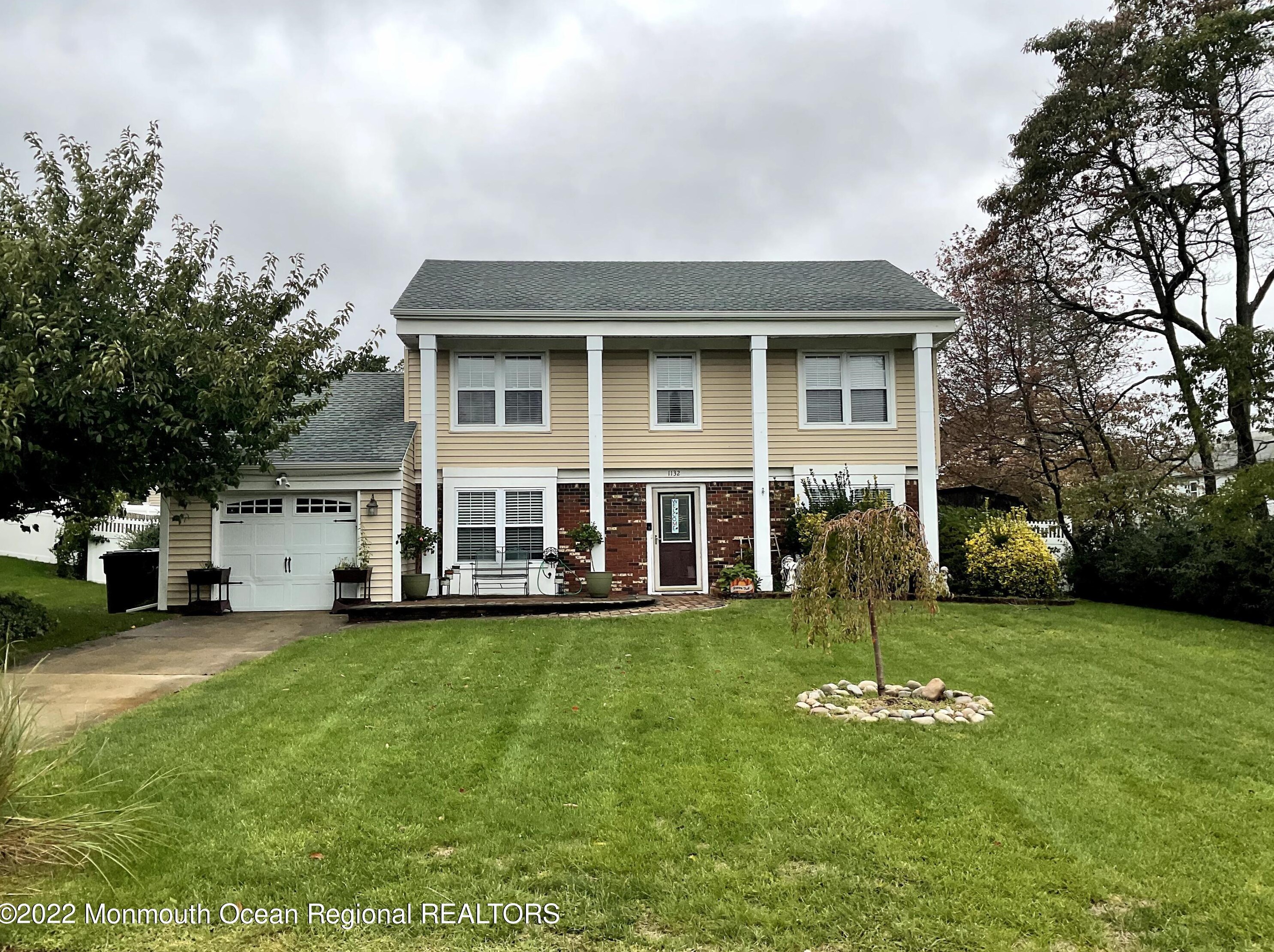 1132 Kells Ct, Toms River, NJ 08753-3161