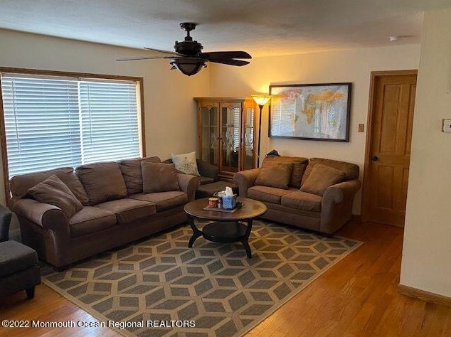 384 Wood St, Tuckerton, NJ 08087-2903