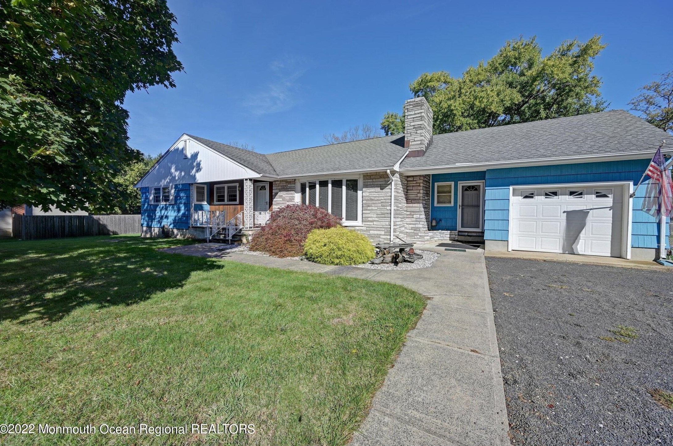 9 Willow Brook Rd, East Freehold, NJ 07728-2810