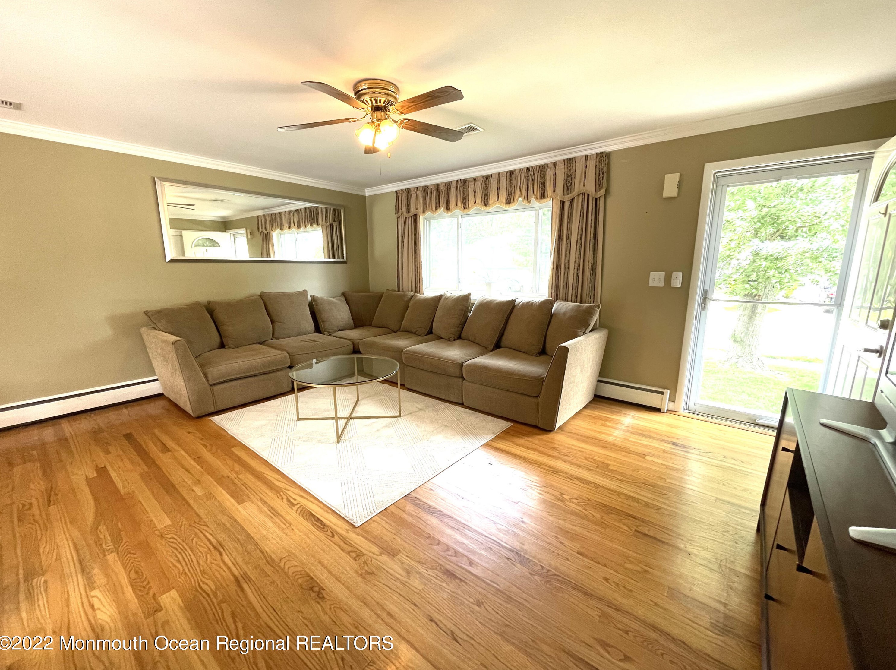 1117 Darlene Ave, Tinton Falls, NJ 07712