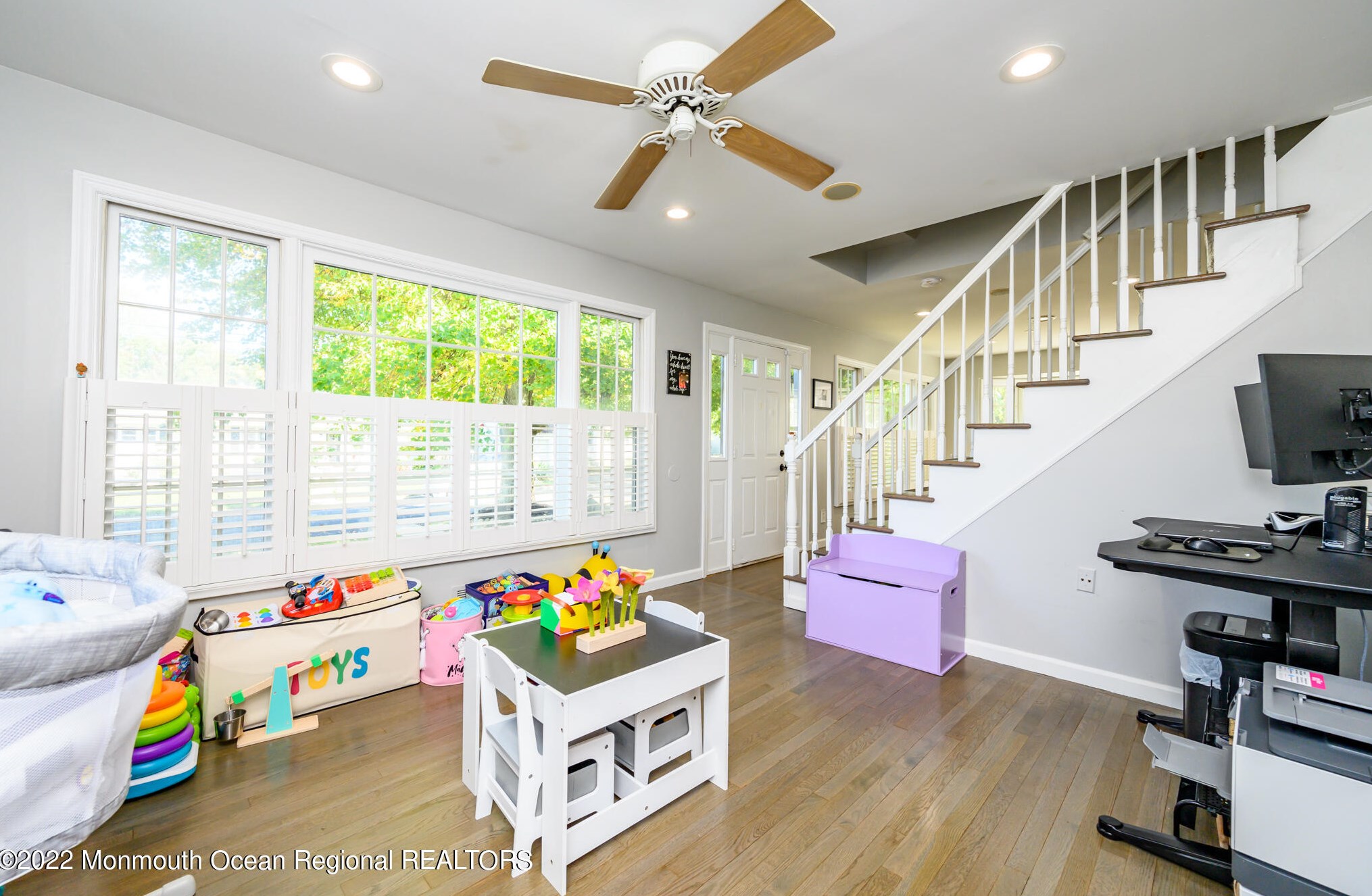 558 Hopping Rd, Belford NJ  07718-1188 exterior