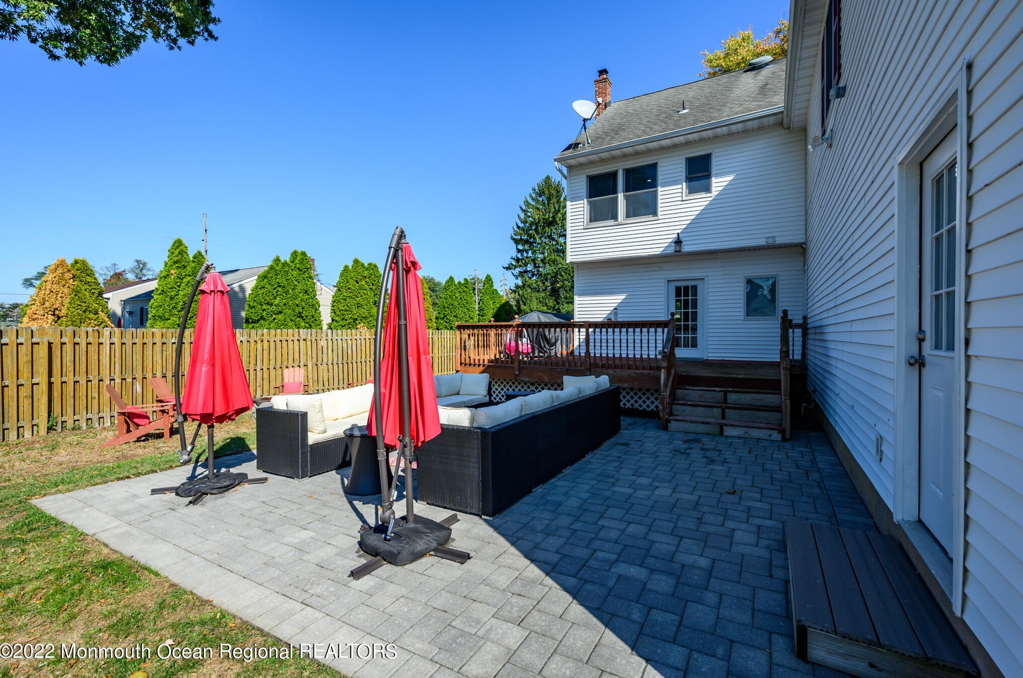 558 Hopping Rd, Belford NJ  07718-1188 exterior