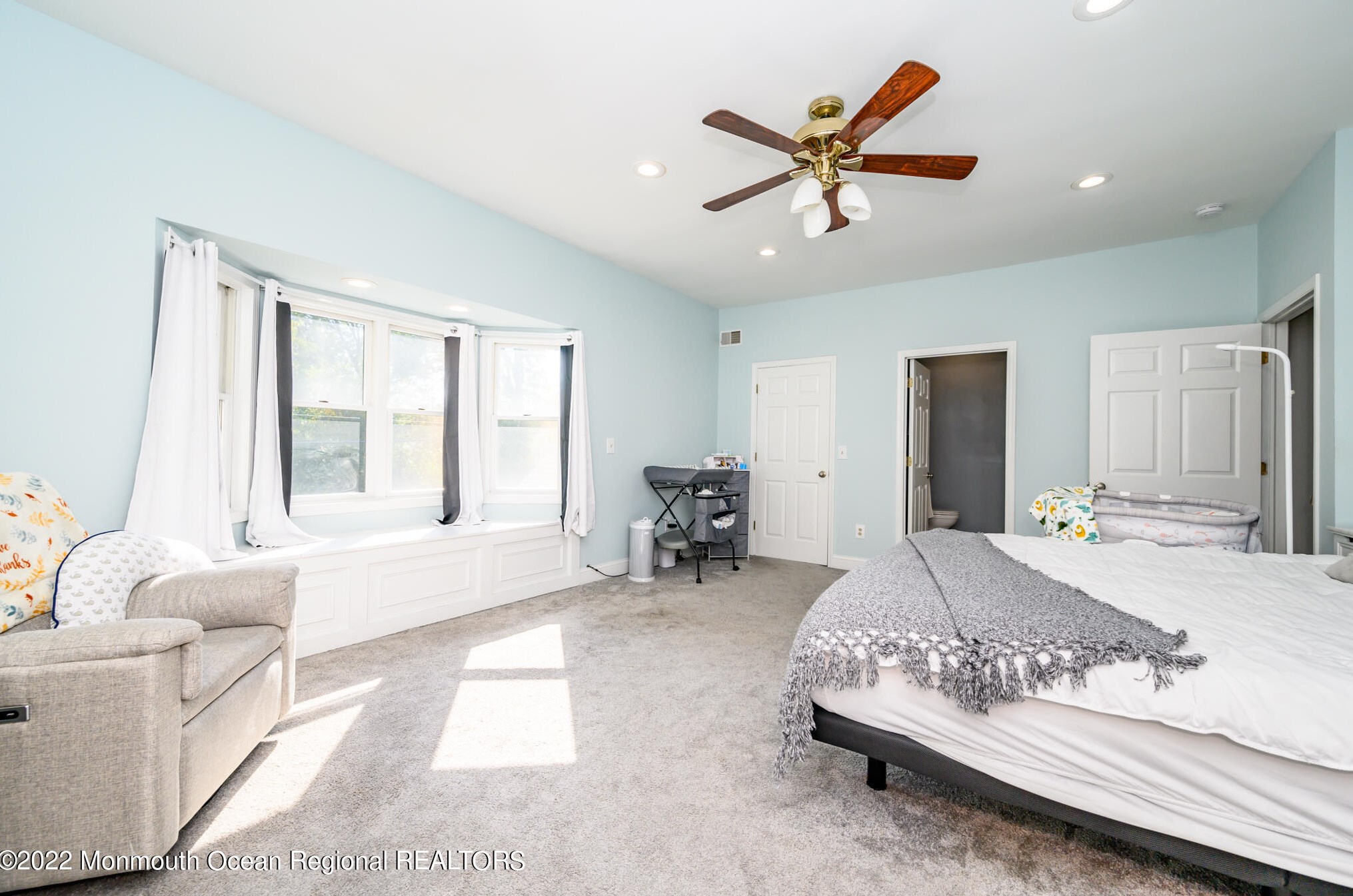 558 Hopping Rd, Belford NJ  07718-1188 exterior