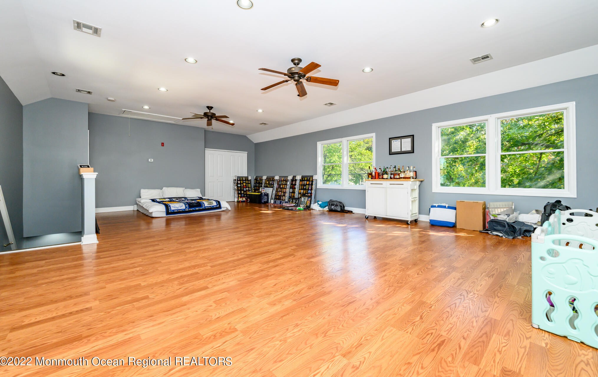 558 Hopping Rd, Belford NJ  07718-1188 exterior