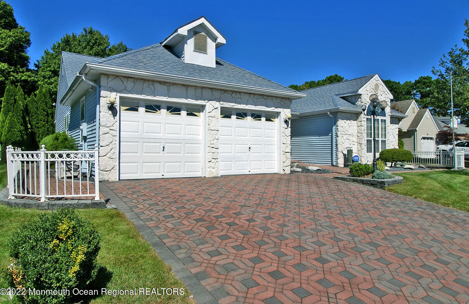12 Newbury Ct, Toms River, NJ 08757-6587