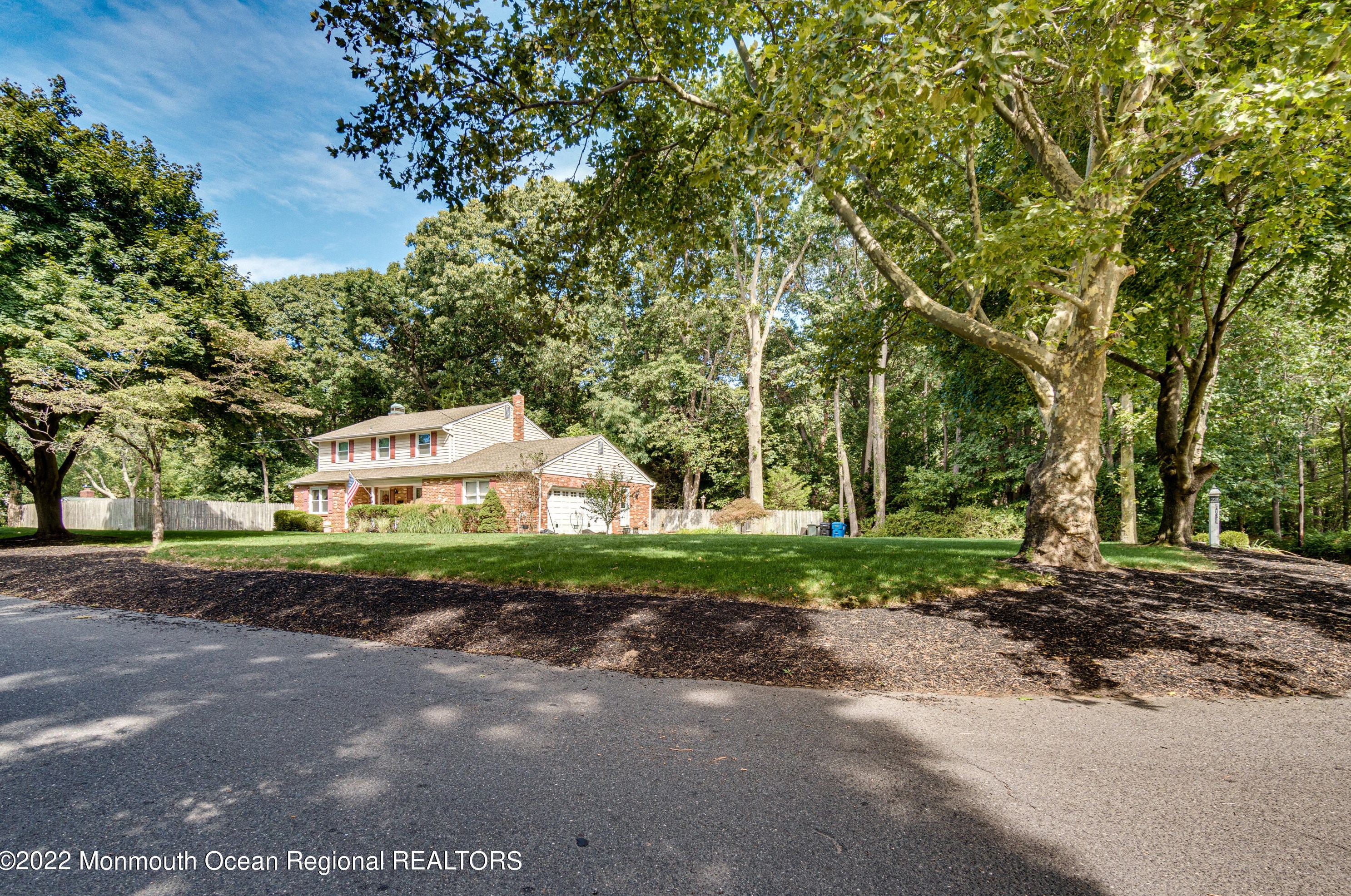 221 Laurel Ave, Lincroft, NJ 07738
