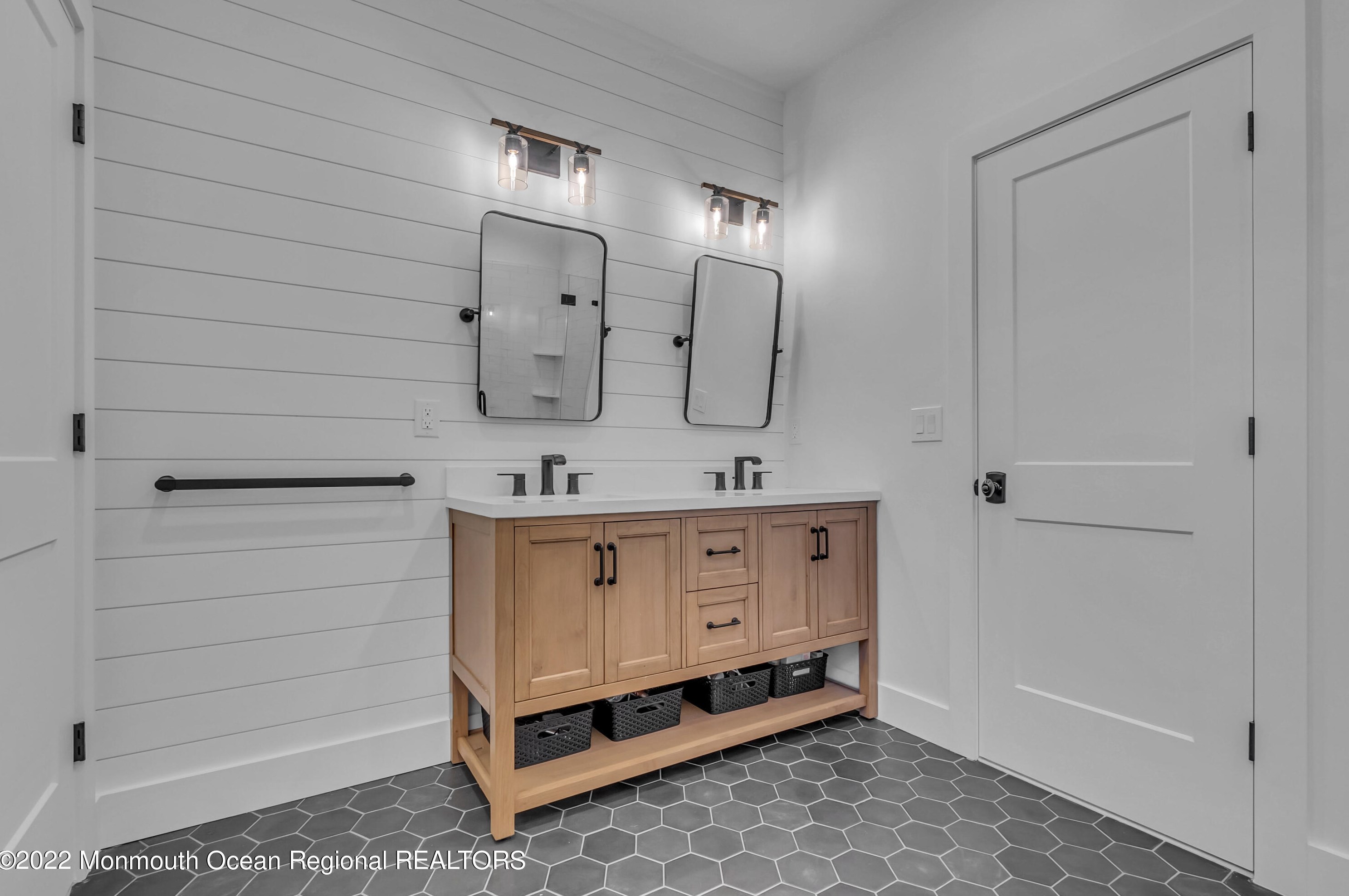 985 Atlantic Ave, Wall Township NJ exterior