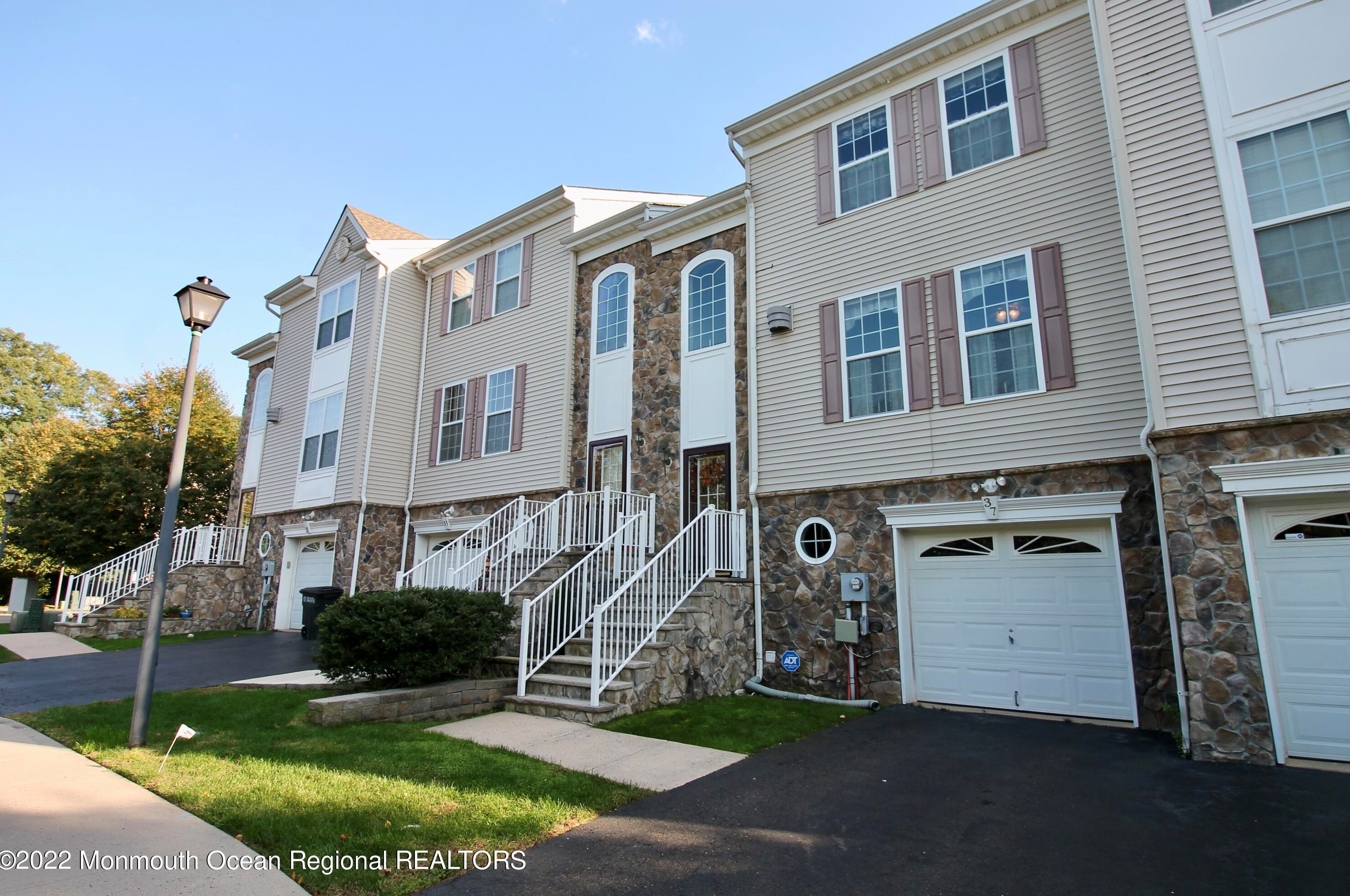 37 Russell Ct, Matawan, NJ 07747-7104