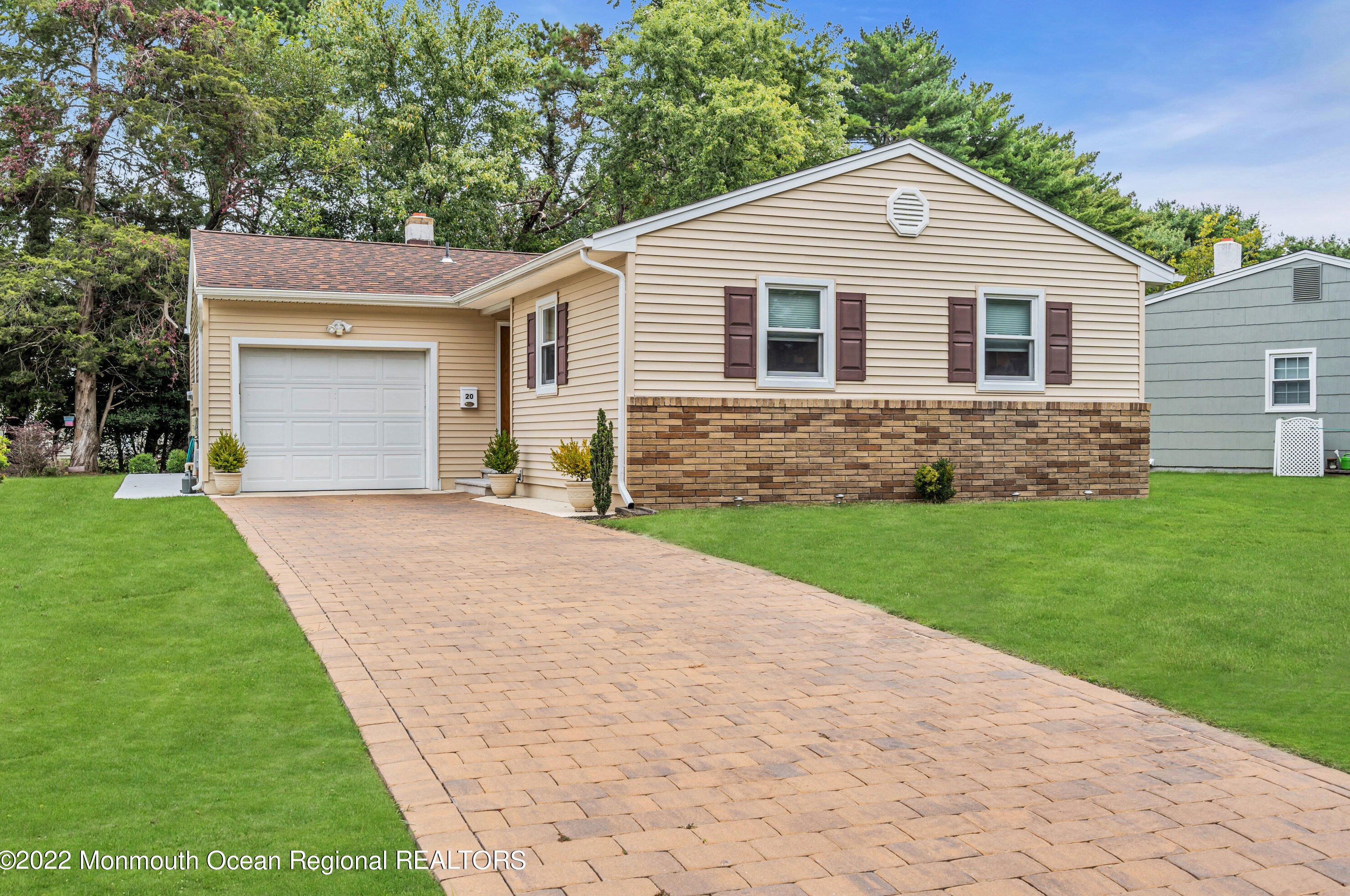 20 Norwich Dr, Toms River, NJ 08757-4516