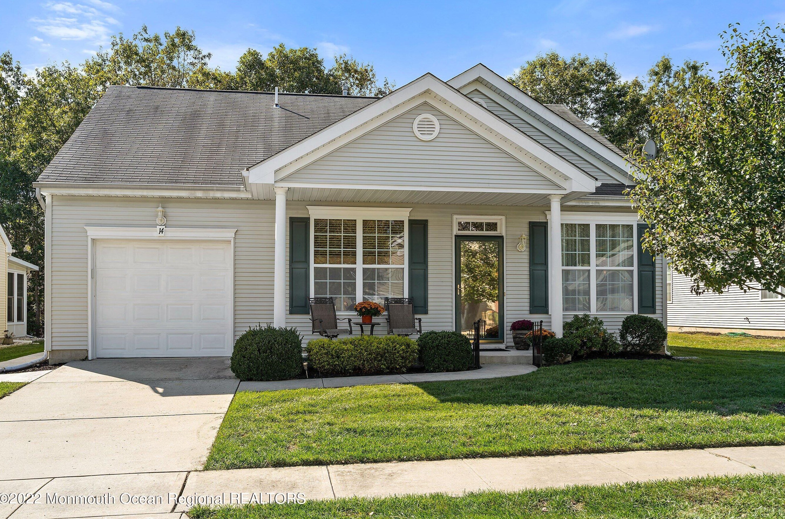 14 Lilly Dr, Tuckerton, NJ 08087-4008