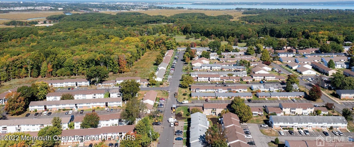 53 Galewood Dr, Matawan NJ  07747-3662 exterior