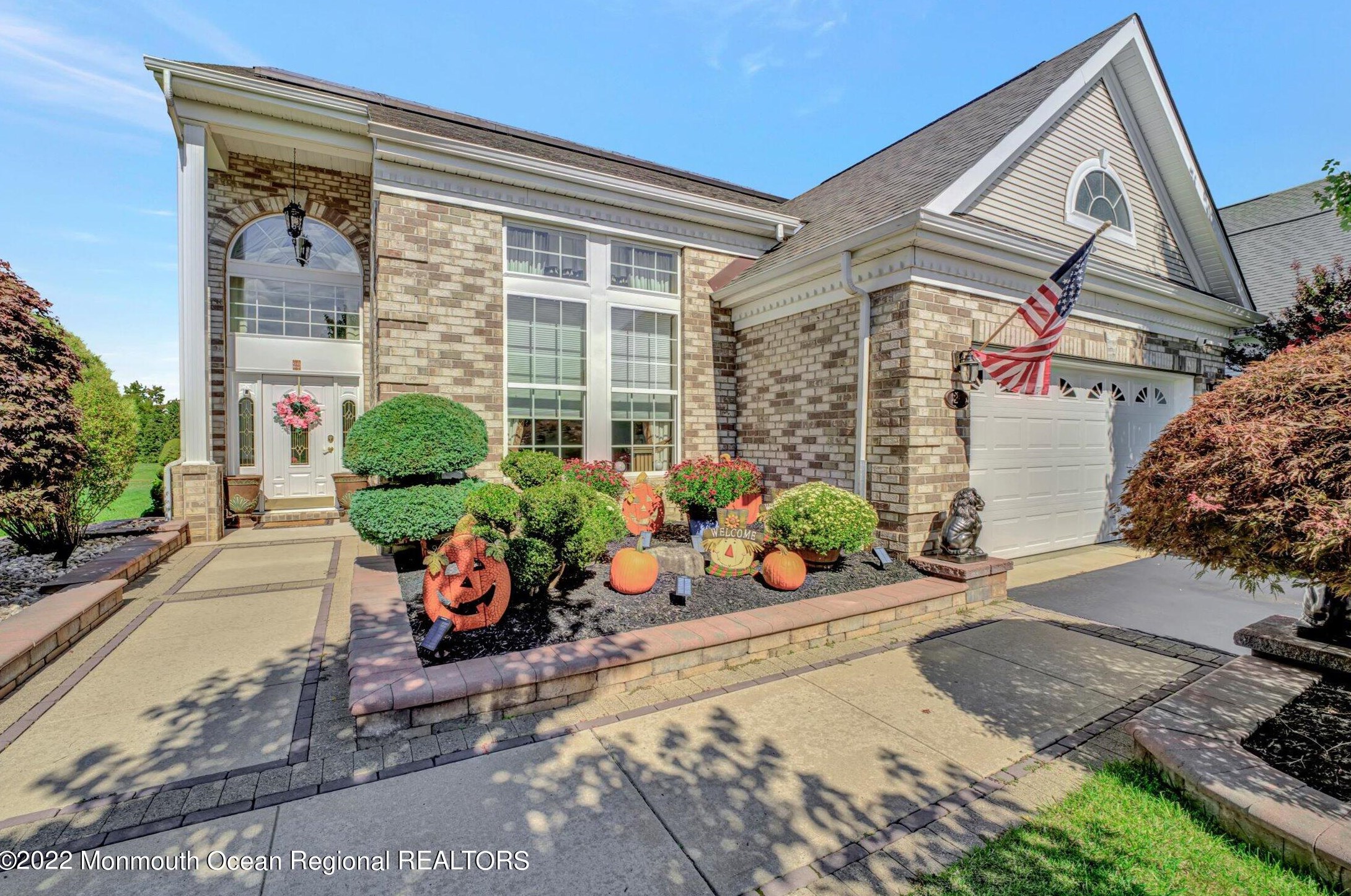 29 Wintergreen Dr, Millstone Township, NJ 07726-6003