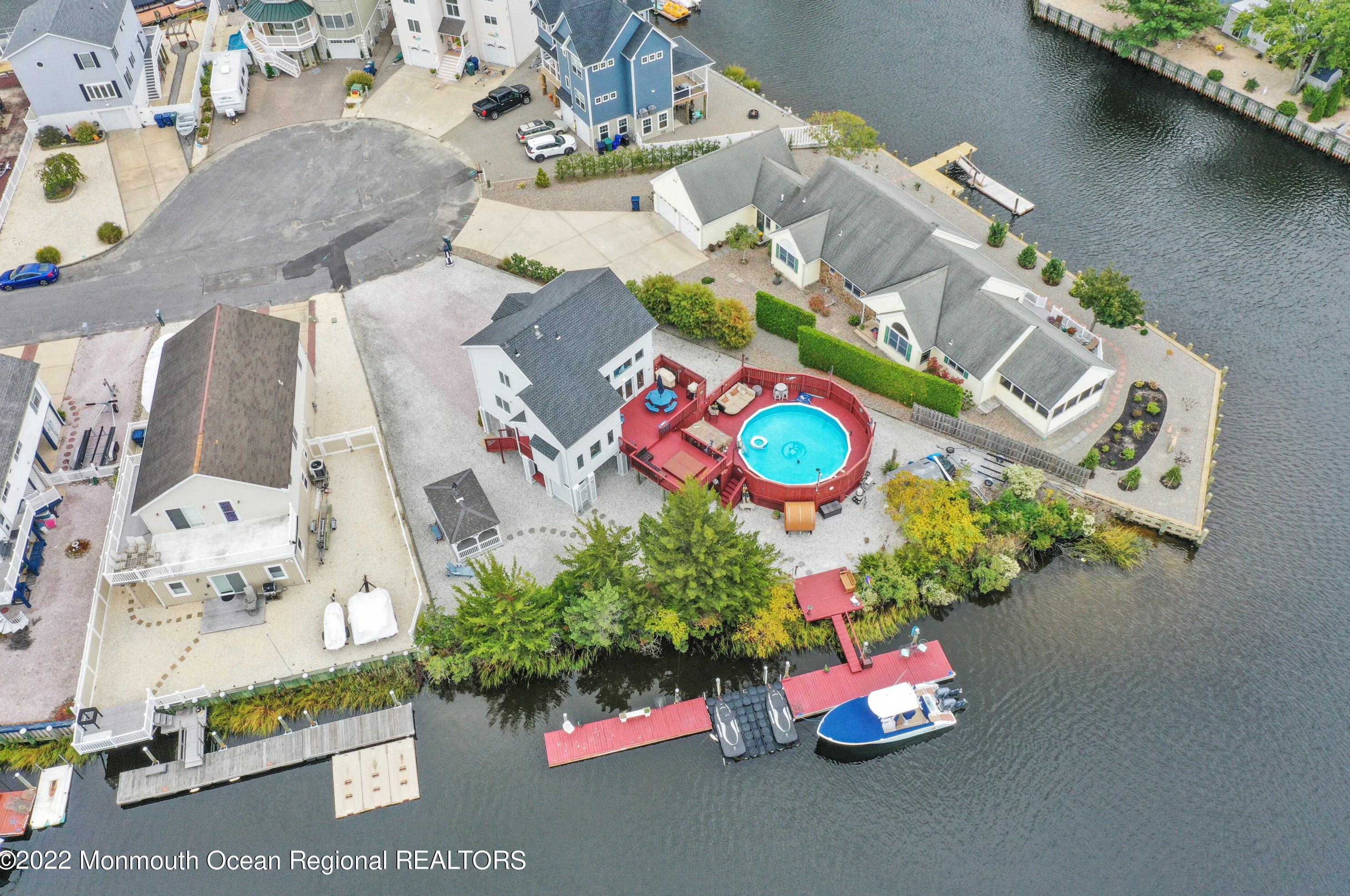 16 Baltimore Dr, Tuckerton, NJ 08087-1257
