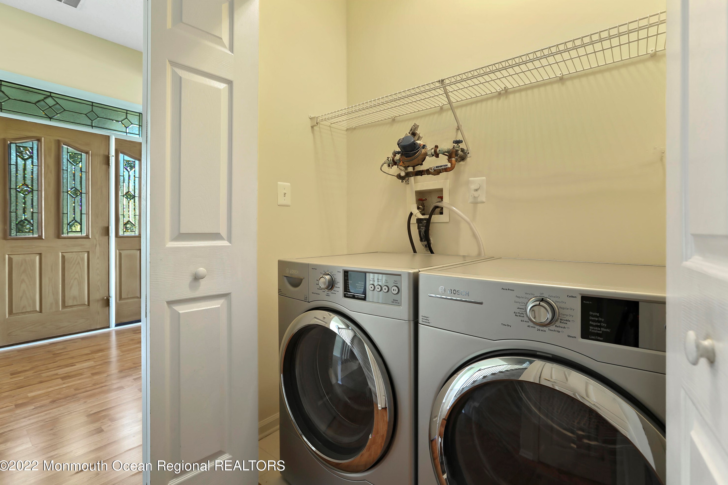 1 Severn Way, Monroe Twp NJ  08831-2672 exterior