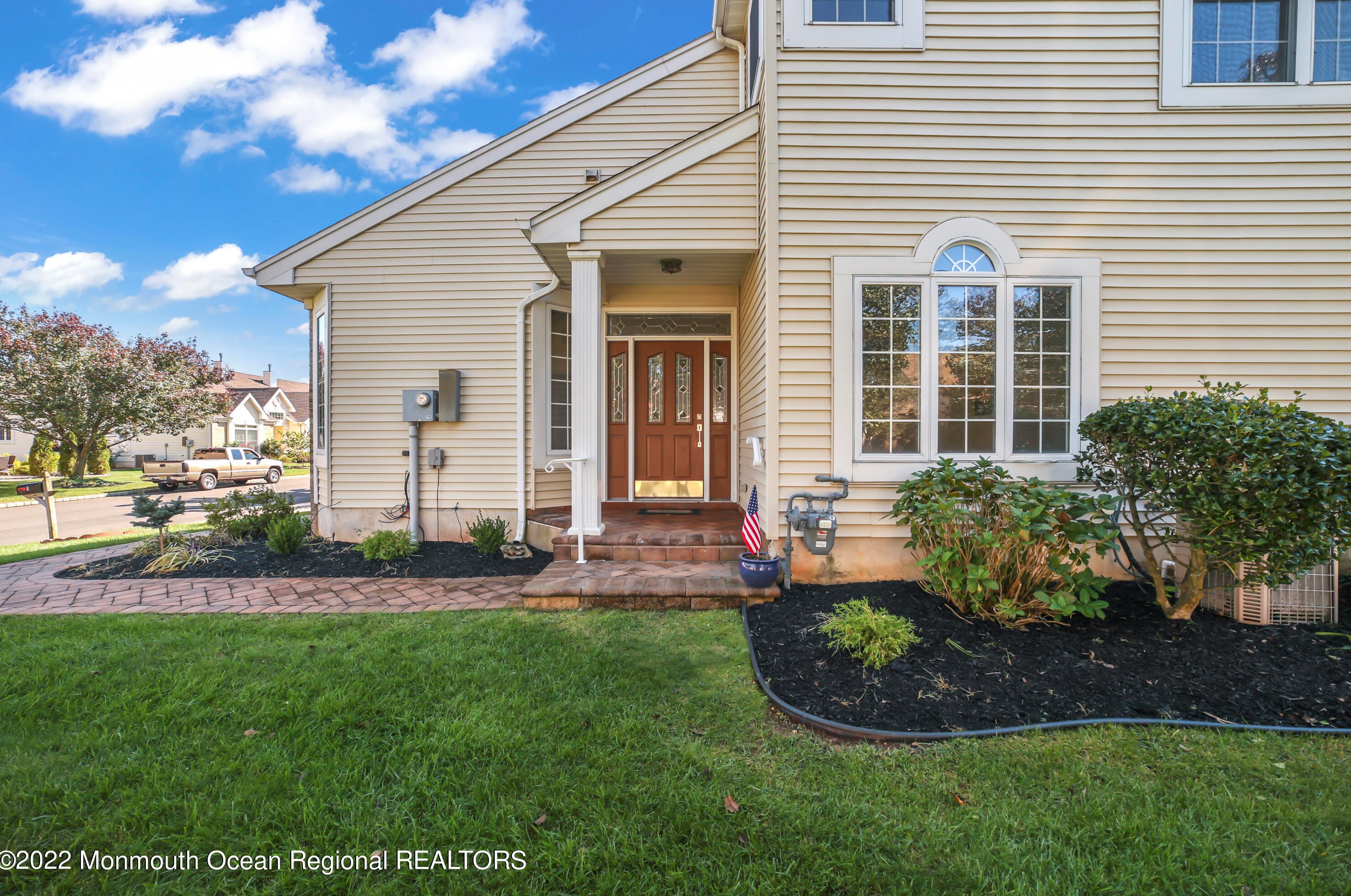 1 Severn Way, Monroe Twp, NJ 08831