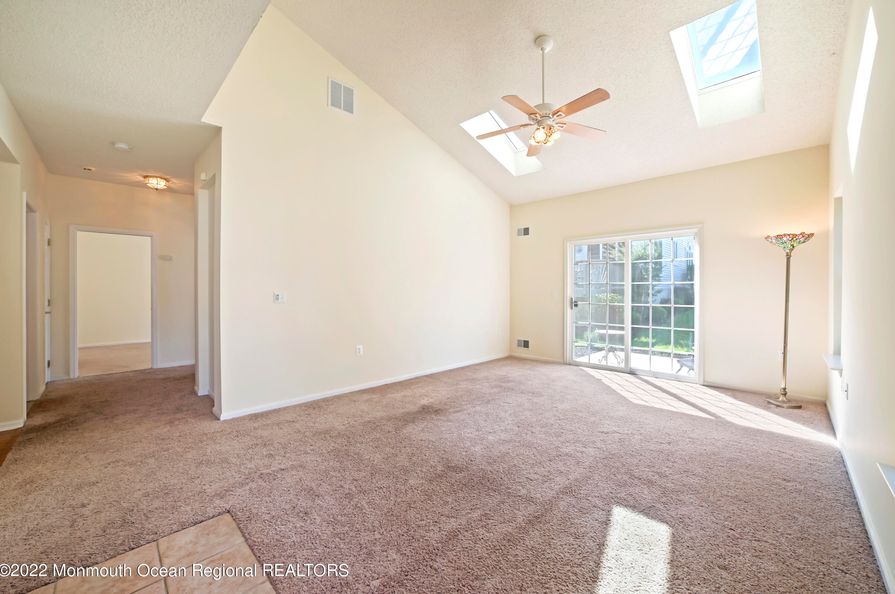 1 Severn Way, Monroe Twp NJ  08831-2672 exterior