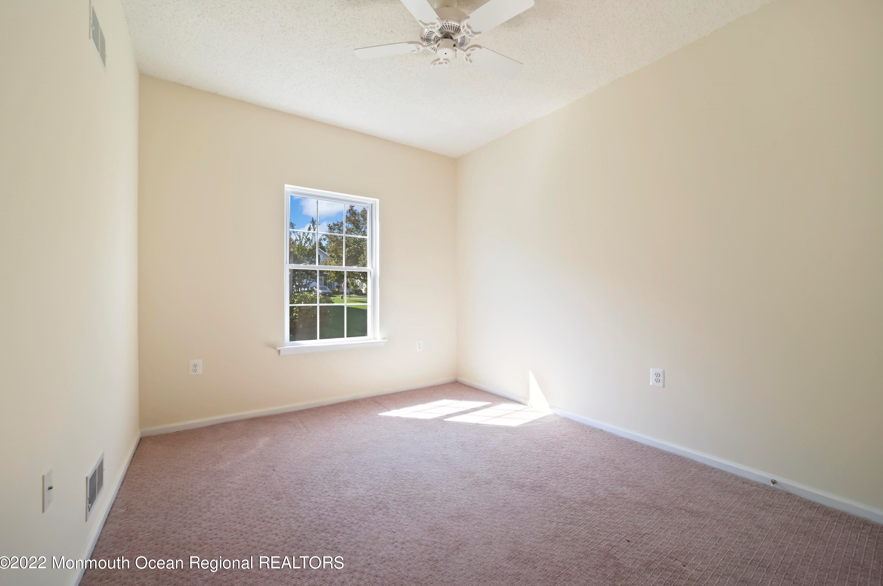 1 Severn Way, Monroe Twp NJ  08831-2672 exterior