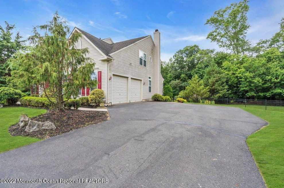 14 Fountain View Dr E, Jackson Twp, NJ 08527