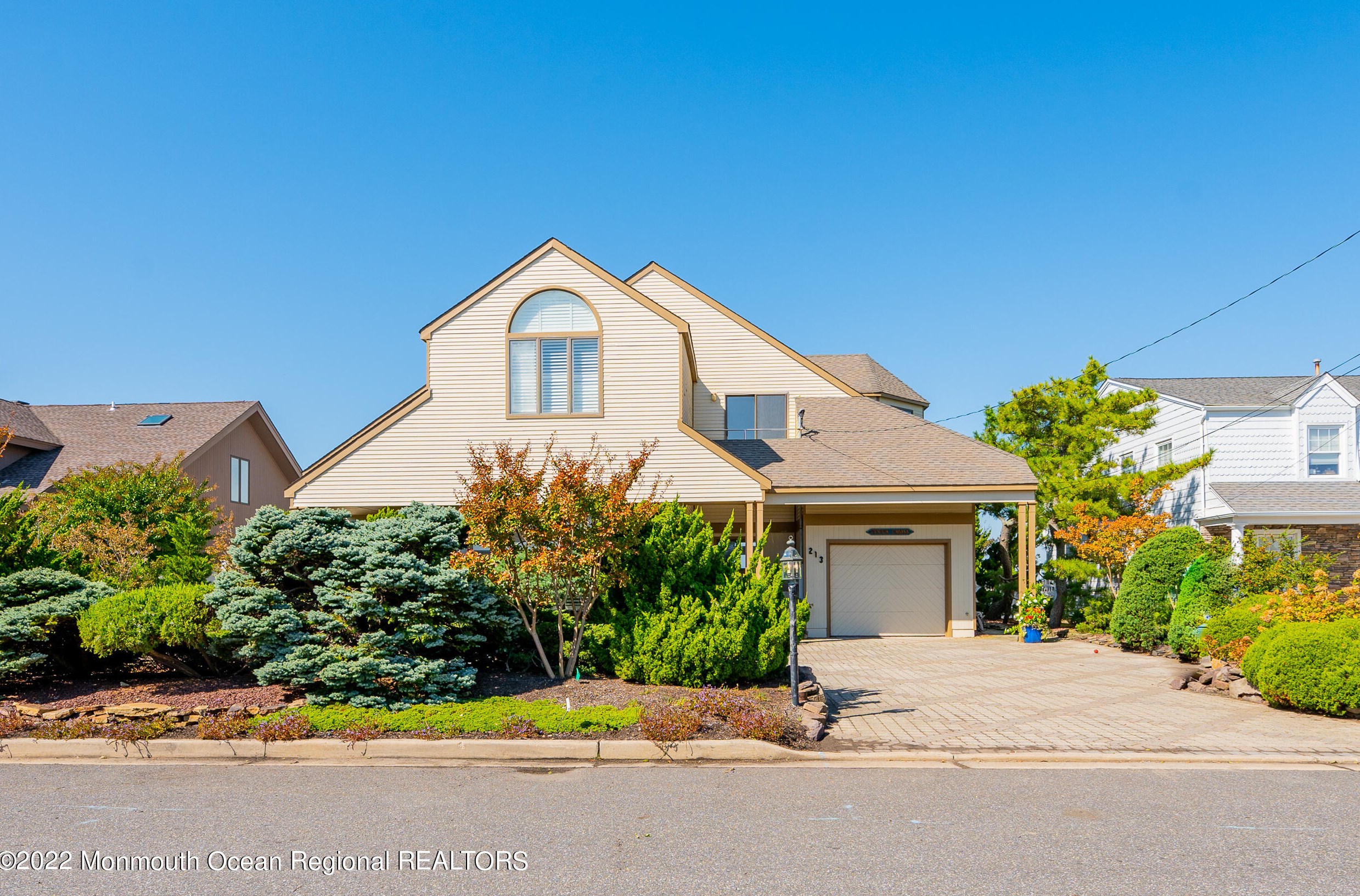 213 Curtis Point Dr, Mantoloking, NJ 08738