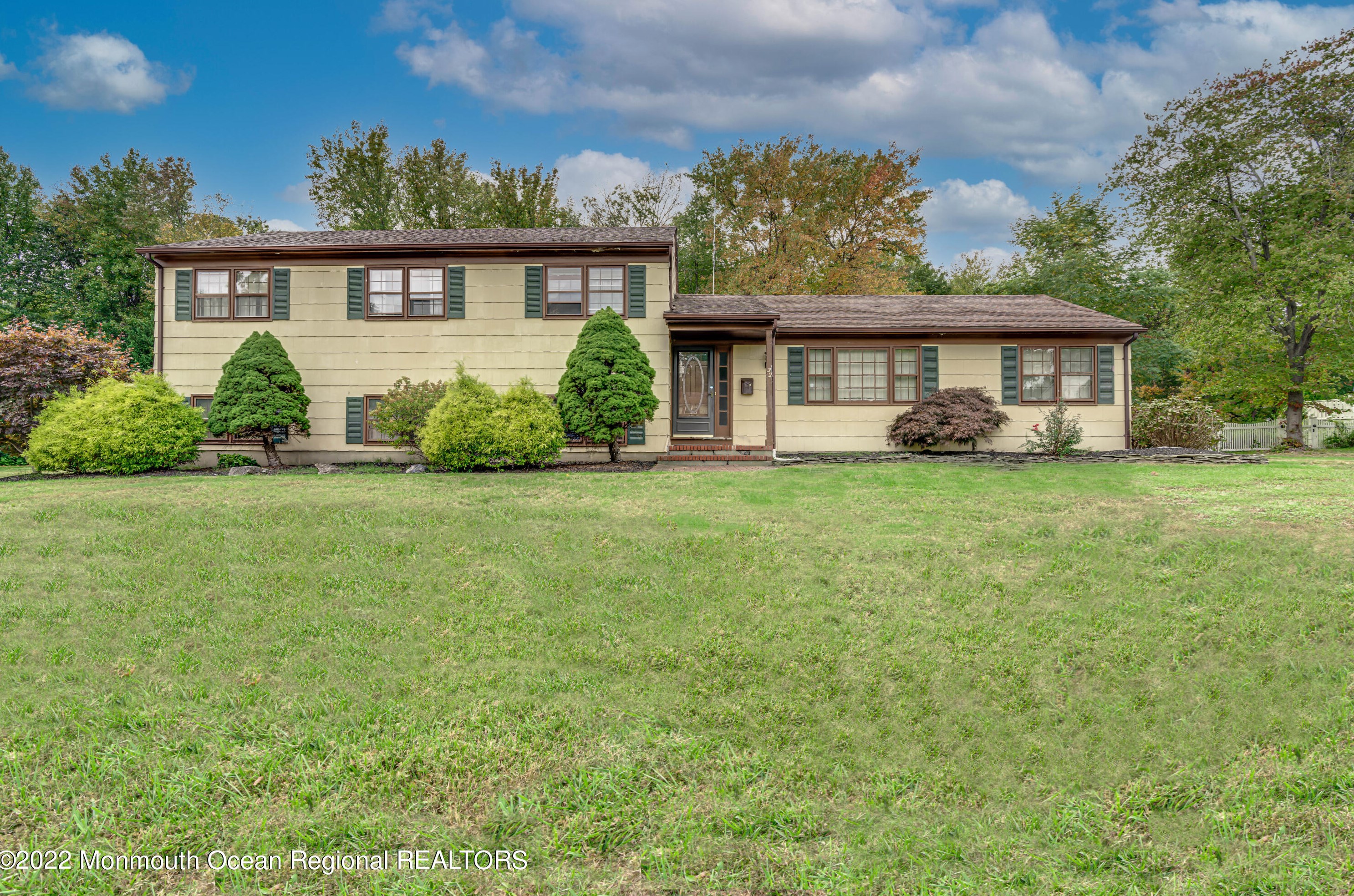 32 Herb Rd, Middletown, NJ 07748