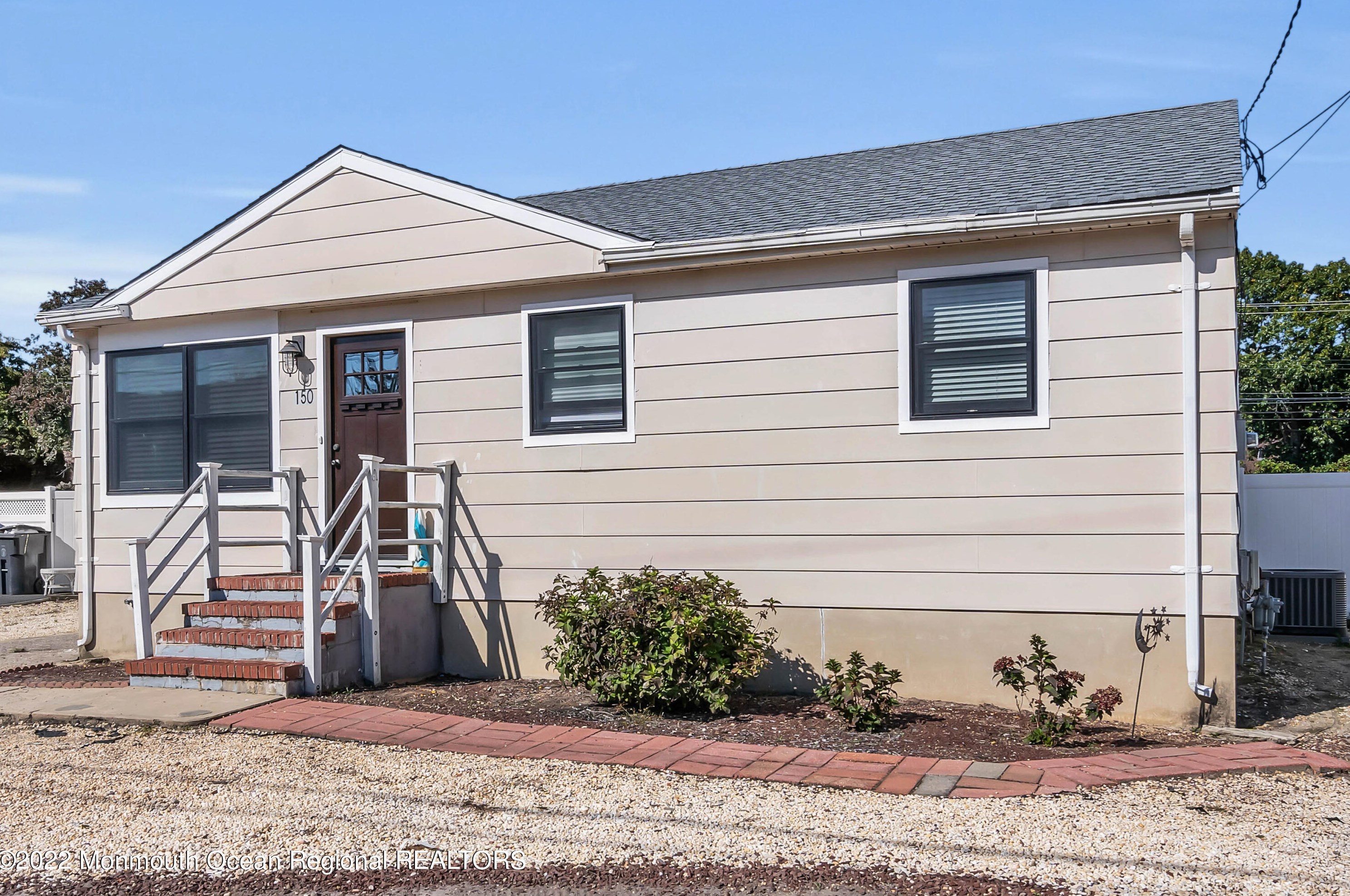 150 Walnut Creek Ln, Toms River, NJ 08753-2567