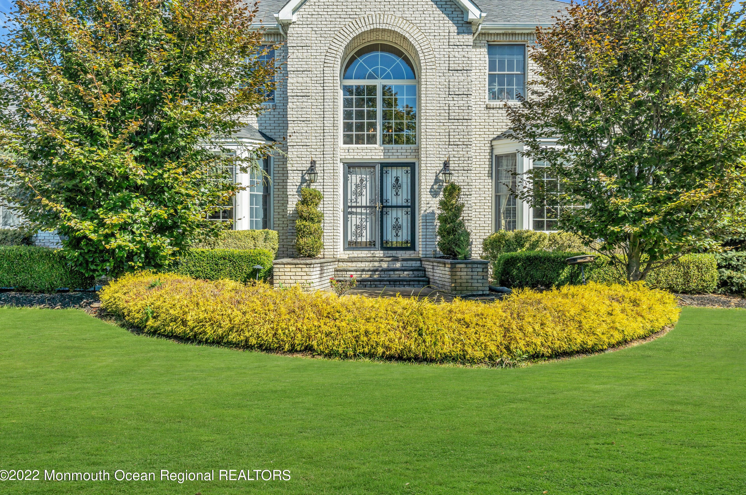 6 Cuomo Ct, Millstone Township, NJ 08535-8500