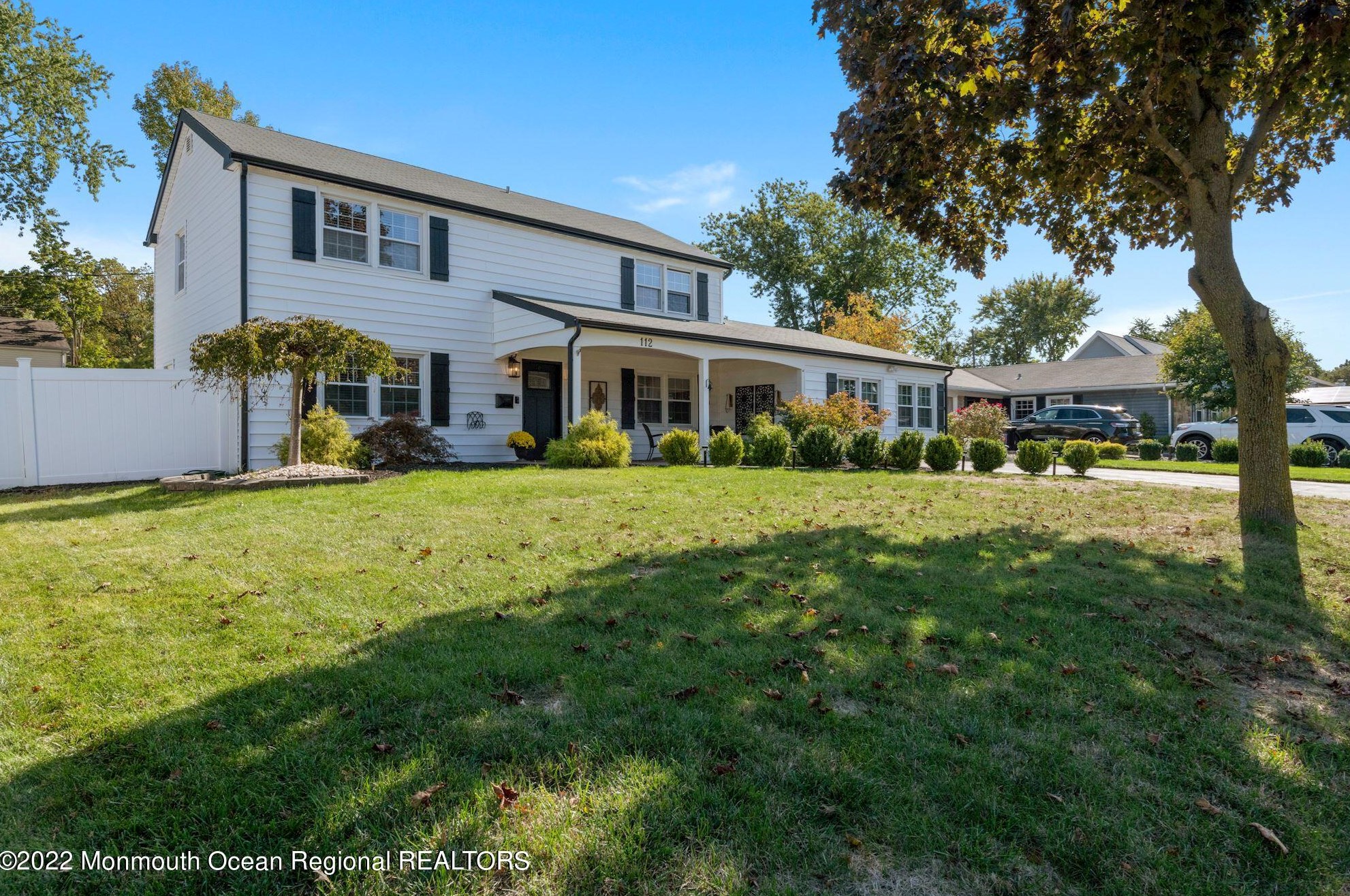 112 Cambridge Dr, Matawan, NJ 07747-2253