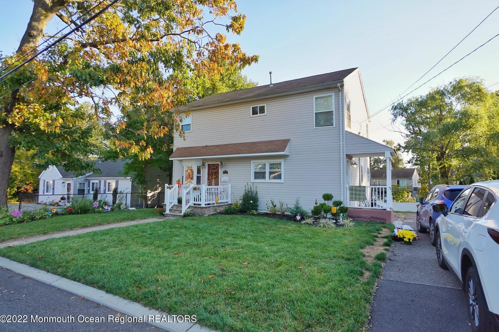 37 Wayside Dr, Keyport, NJ 07735-5312