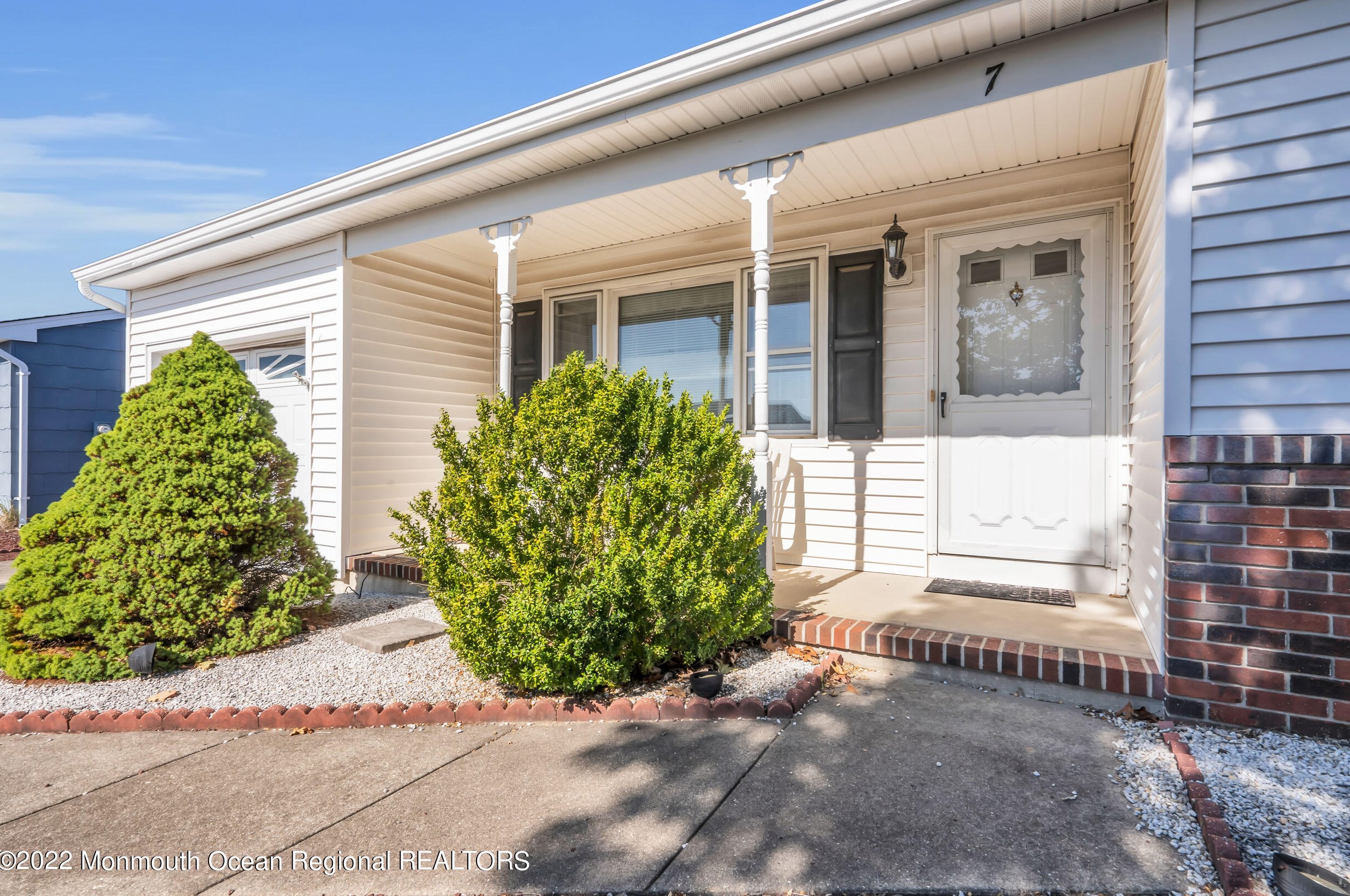 7 Mapleton Rd, Toms River, NJ 08757-6316