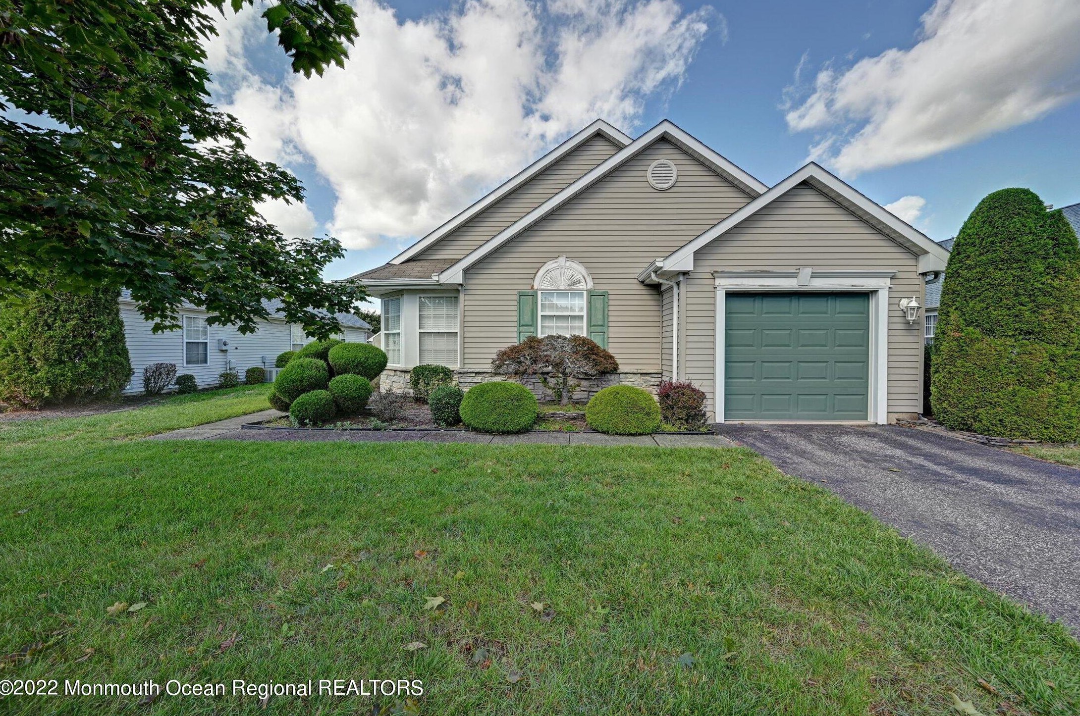 3178 Dillon Ln, Toms River, NJ 08755-2316