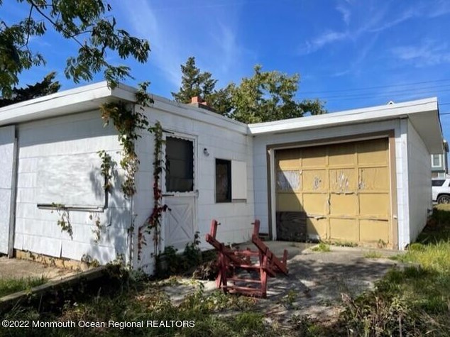 145 S Captains Dr, Tuckerton, NJ 08087