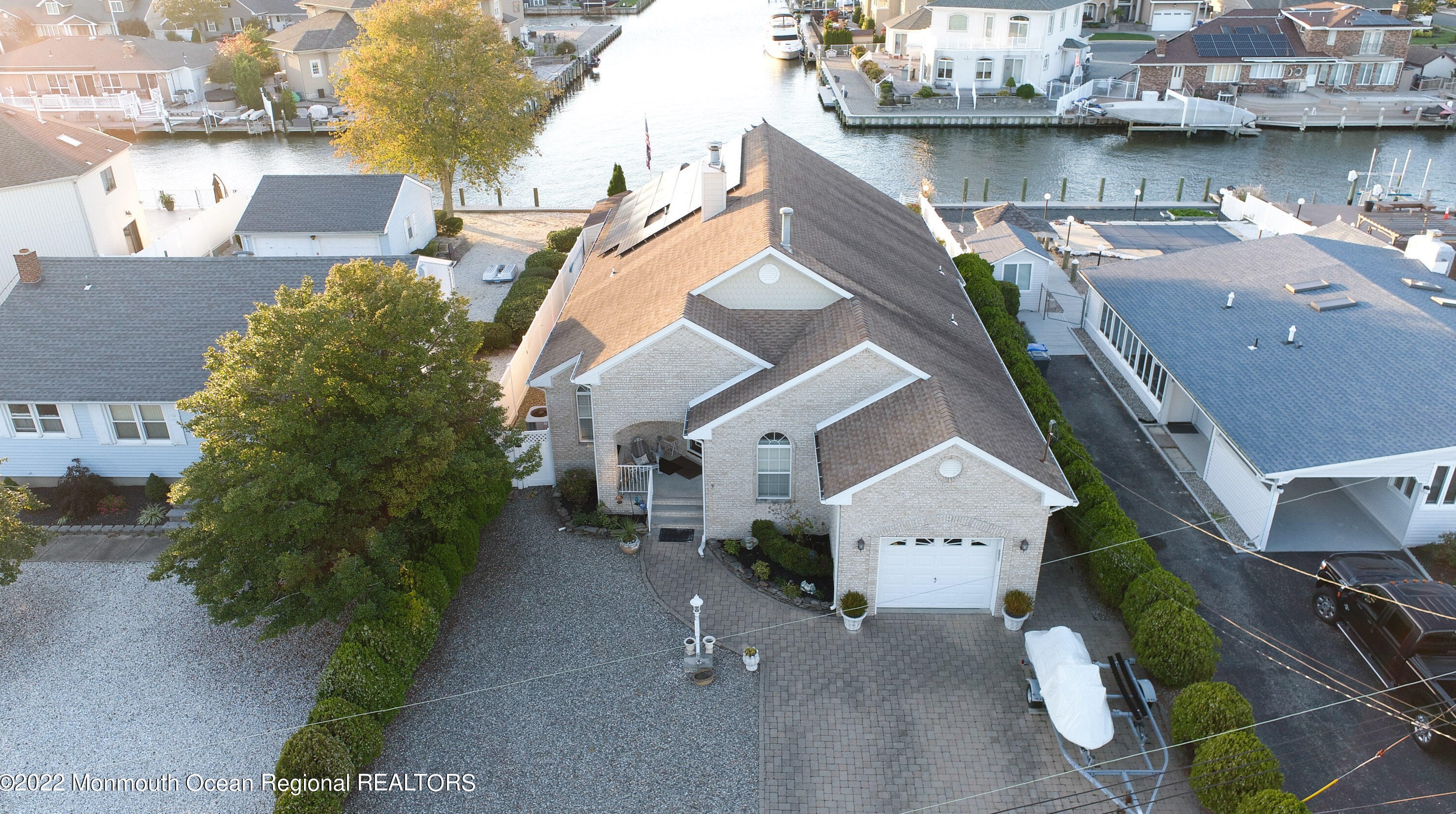 270 Shore Dr, Toms River, NJ 08753-2653