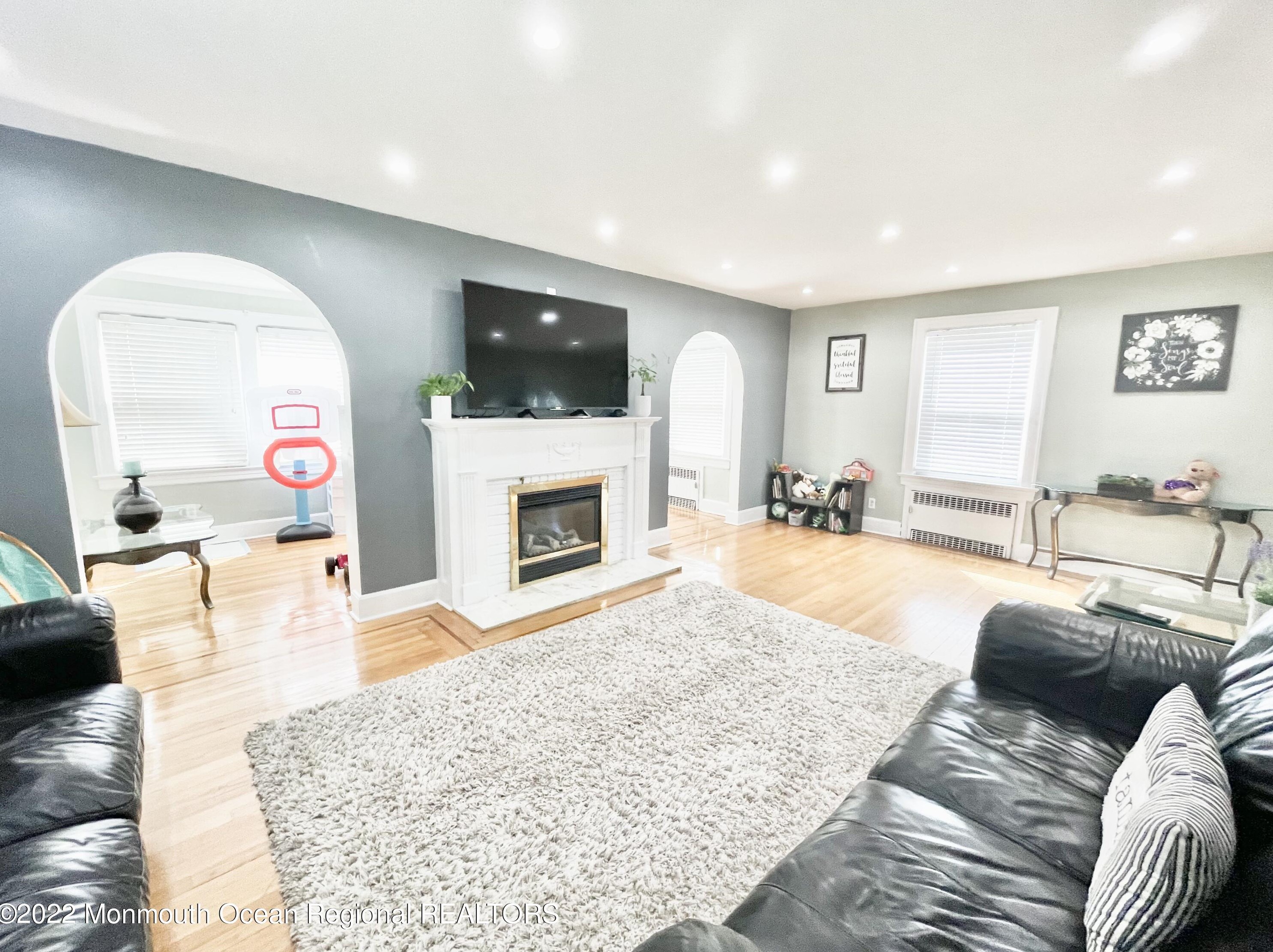 1119 Coolidge Rd, Elizabeth, NJ 07208-1005